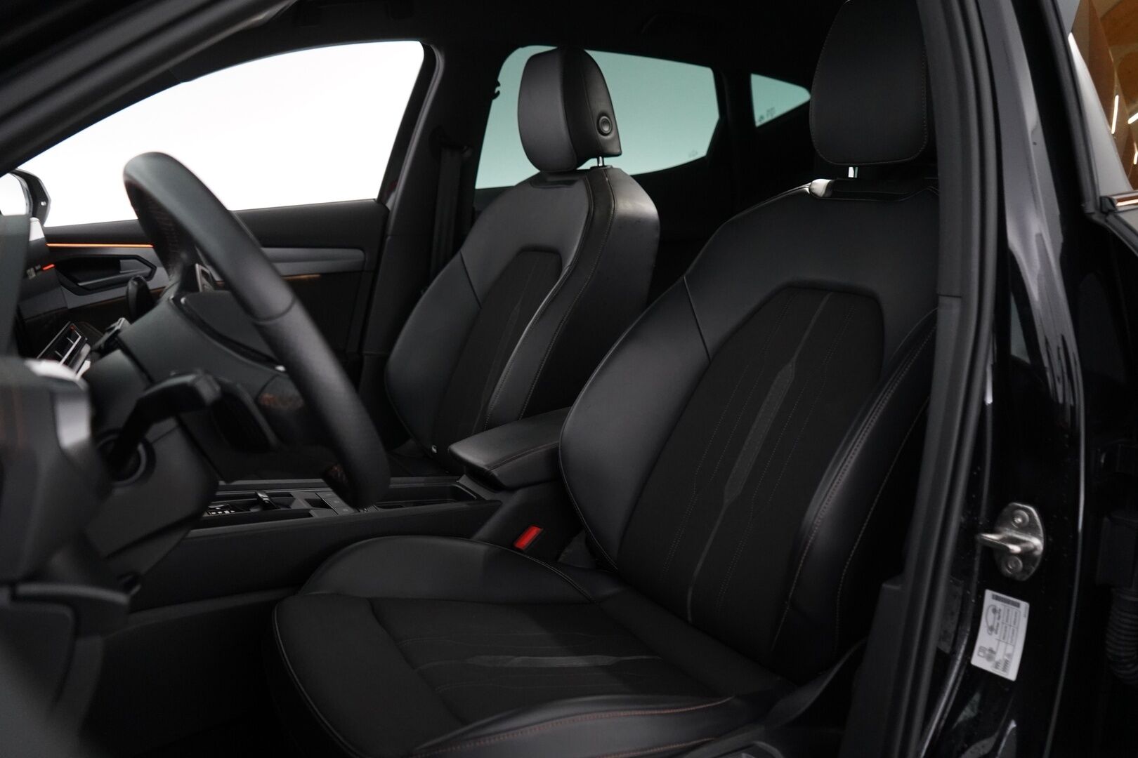 Cupra Formentor 2021 1.4 PHEV 150 kW e-HYBRID DSG * ACC / Puolinahkasisusta / Sporttipenkit / Keyless / Kaistavahti * - Suomi-auto / Kahdet renkaat vanteineen / Akku kuntotarkastettu - HULLUT AVAJAISHULINAT KORKOTARJOUS 3,29 %