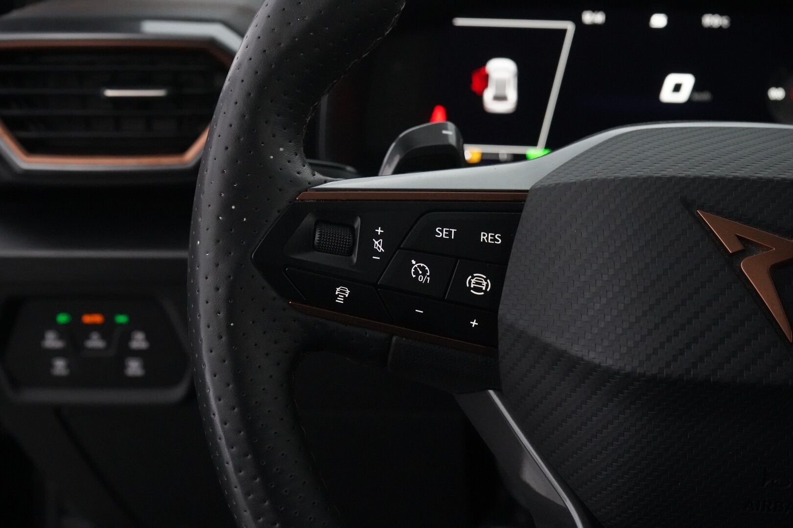 Cupra Formentor 2021 1.4 PHEV 150 kW e-HYBRID DSG - ACC | Puolinahkasisusta | Sporttipenkit | Keyless | Kaistavahti | Suomi-auto | Akku kuntotarkastettu | Viimeisin huolto 100tkm | Kahdet OEM vanteet