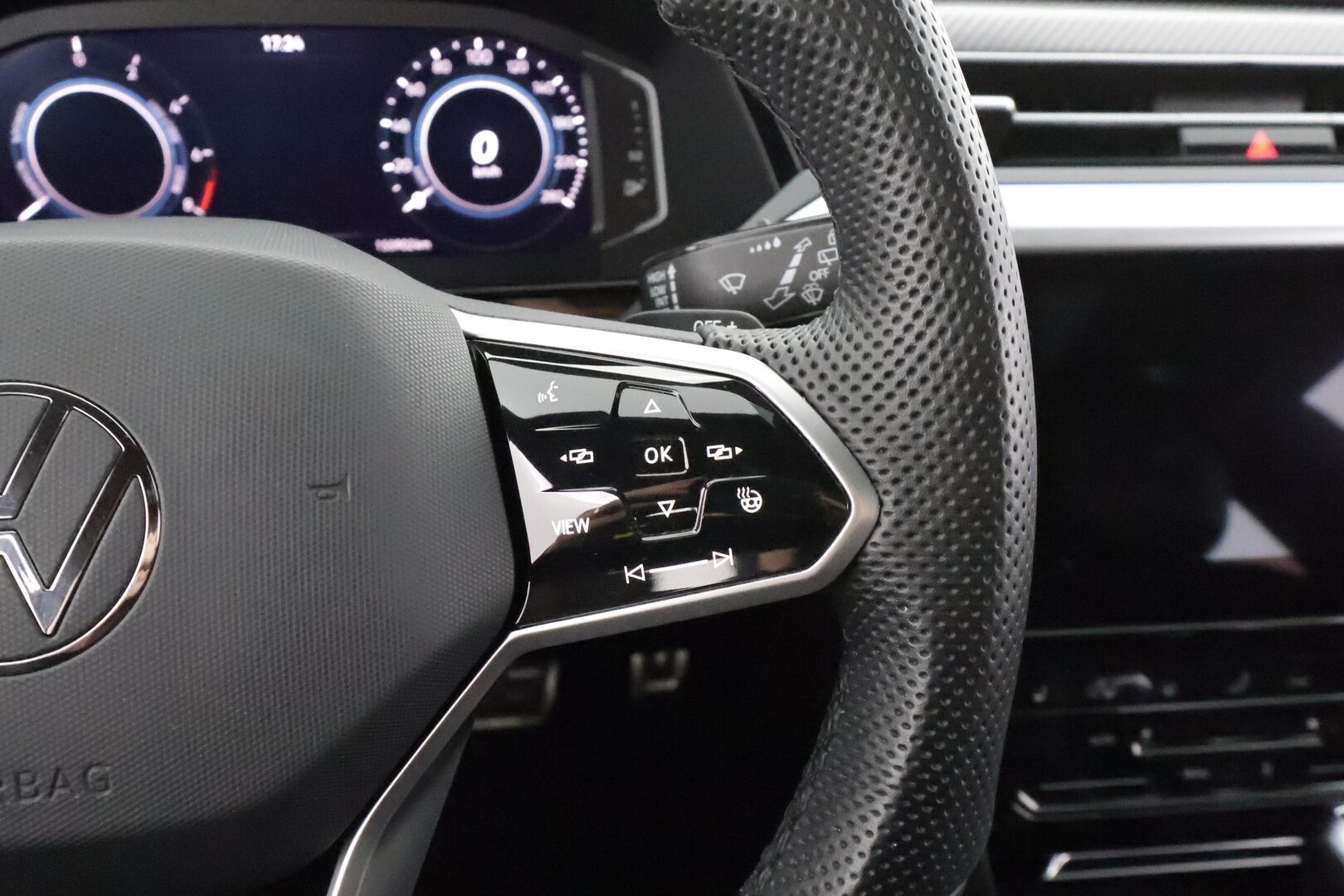 Volkswagen Arteon 2021 Shooting Brake R-Line eHybrid 160 kW DSG * Panorama / Webasto / Koukku / ACC / Adapt.LED / P.Kamera / Navi * - 1-om Suomi-auto / 2x Latauskaapelit / Kahdet renkaat - Osta nyt, maksa vasta ensi vuonna