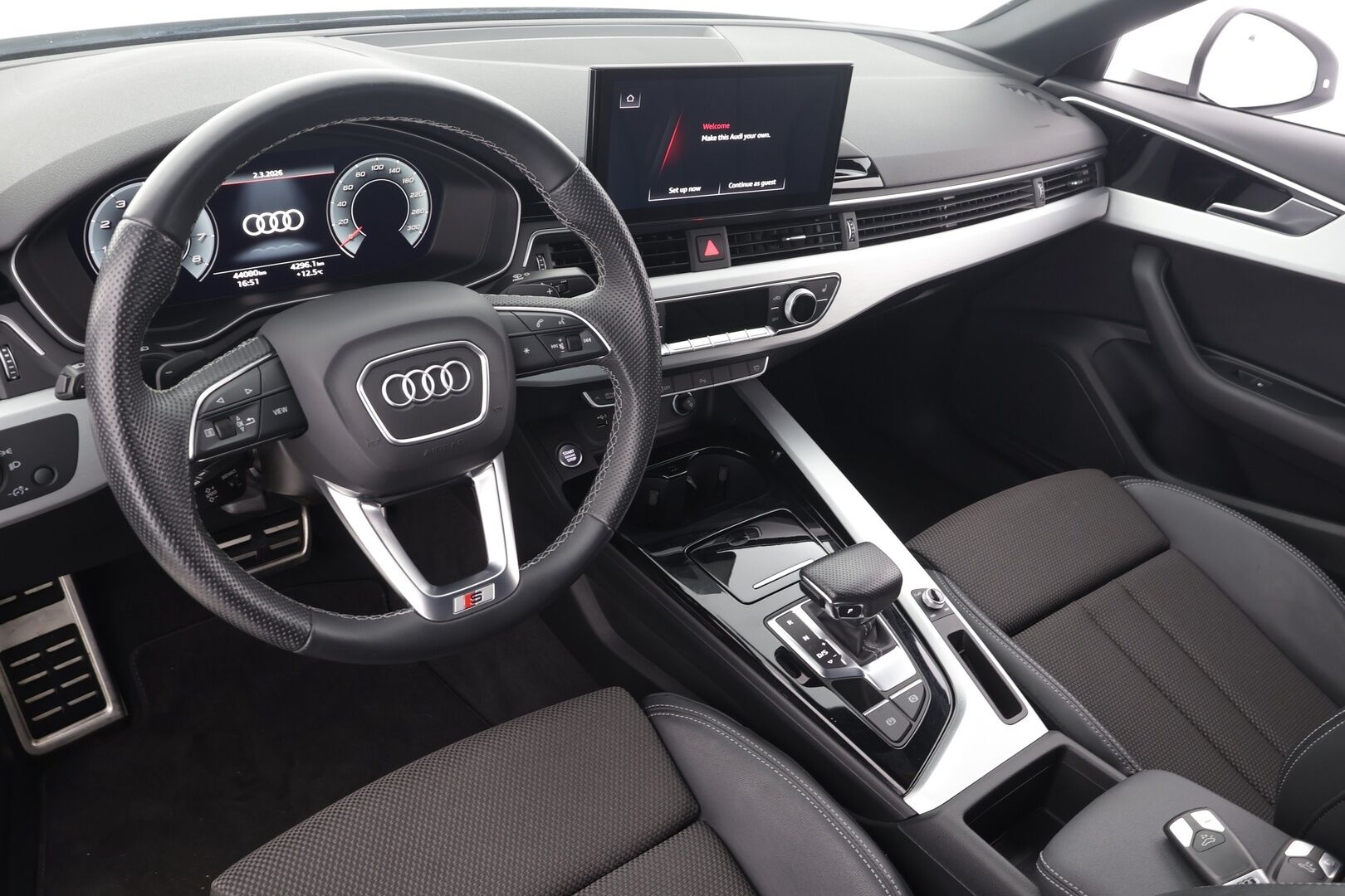 Audi A4 2021 Sedan Business Advanced 35 TFSI 110 kW MHEV S tronic * ACC / Matrix-LED / P.Tutkat / SporttiPenkit * - Suomi-auto / Kahdet Renkaat / Huippu siisti! - HULLUT AVAJAISHULINAT KORKOTARJOUS 3,29 %