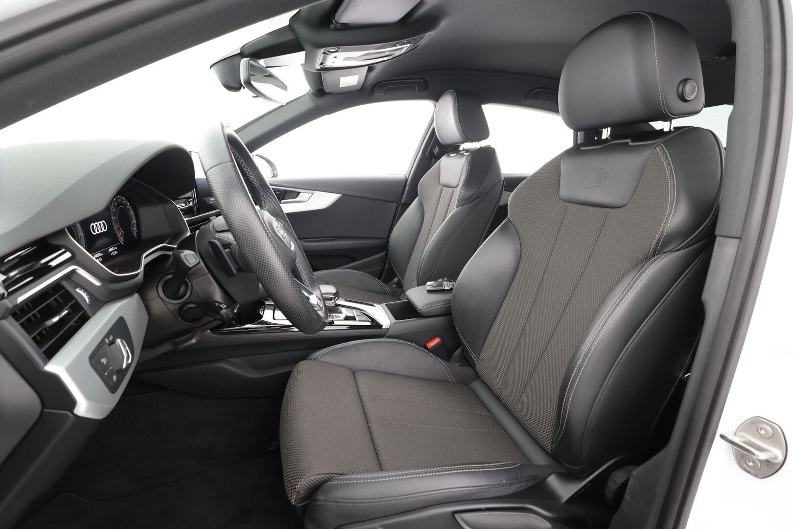 Audi A4 2021 Sedan Business Advanced 35 TFSI 110 kW MHEV S tronic * ACC / Matrix-LED / P.Tutkat / SporttiPenkit * - Suomi-auto / Kahdet Renkaat