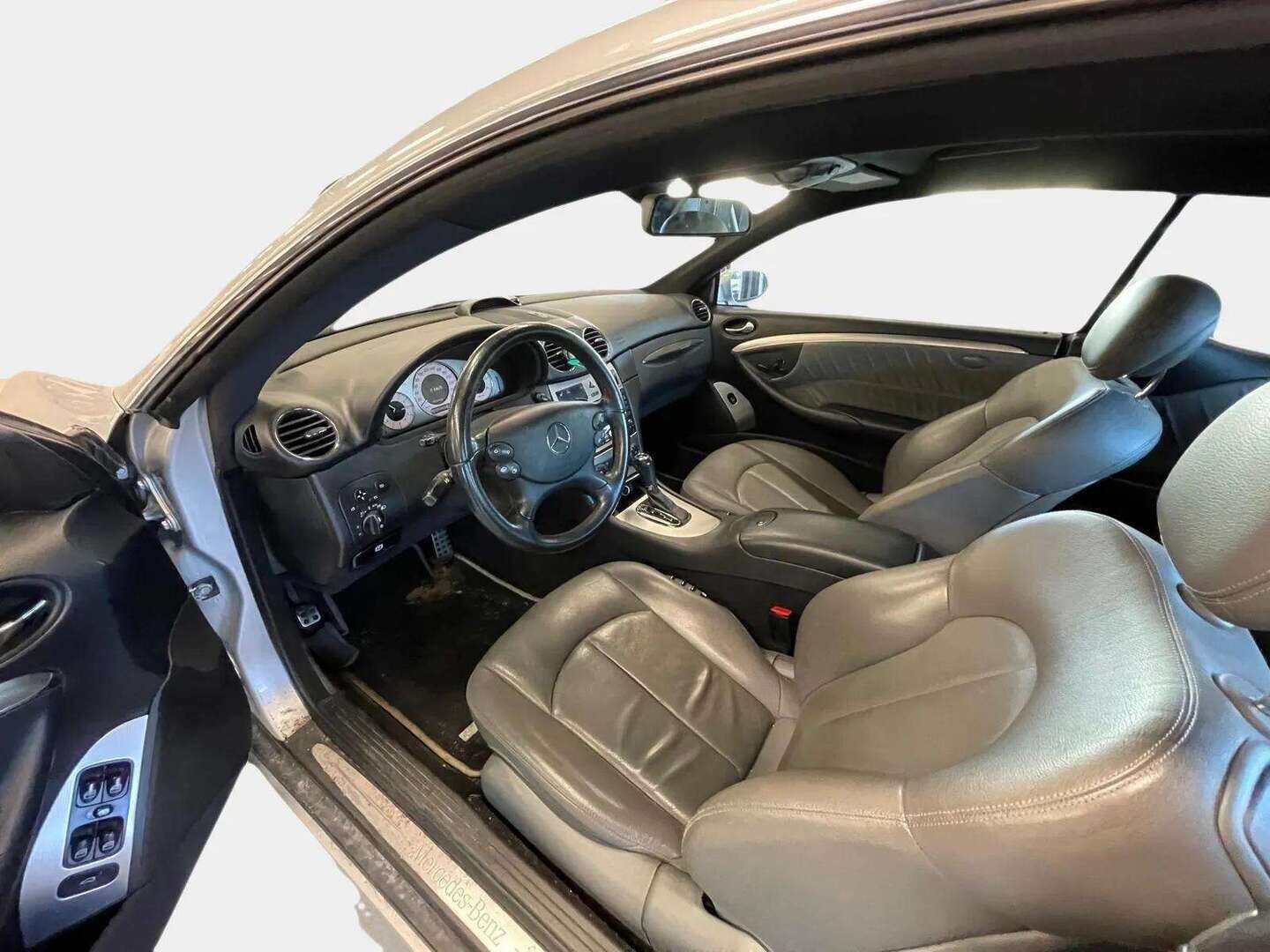 Mercedes-Benz CLK 2007 CLK 320 CDI Coupé (AD) 2ov 2987cm3 A * tutkat eteen ja taakse / Nahka sisusta / Ortopedi penkit / muistipenkit / Vakkari * - * harvinainen / hyvin pidetty yksilö fiksulla huoltohistorialla *