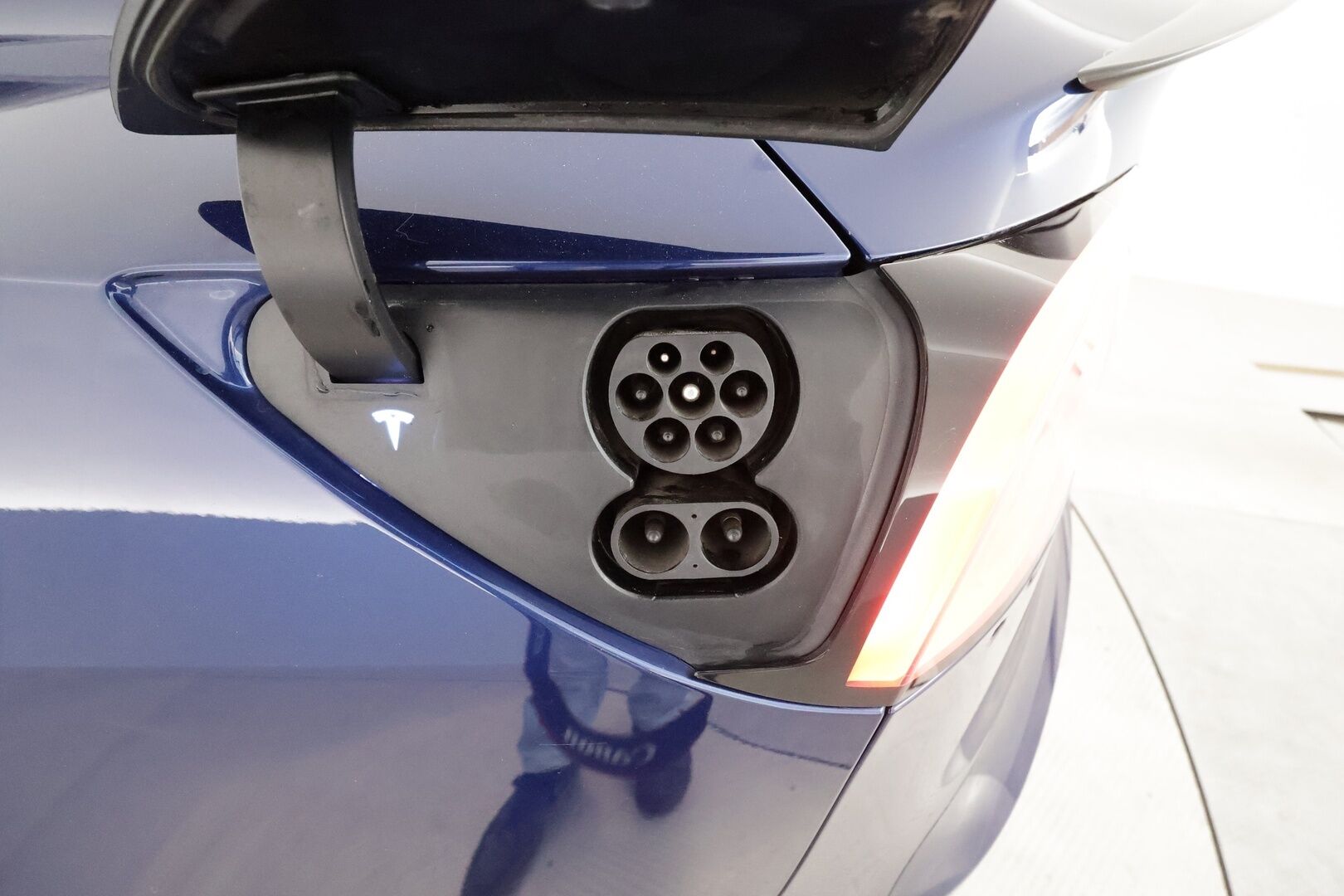 Tesla Model 3 2021 Performance - 3,99 % KORKOTARJOUS TÄHÄN AUTOON - 31.5. ASTI! - Matrix LED / Peruutuskamera / Nahkasisusta / Premium Audio / 2x Renkaat aluvantein!