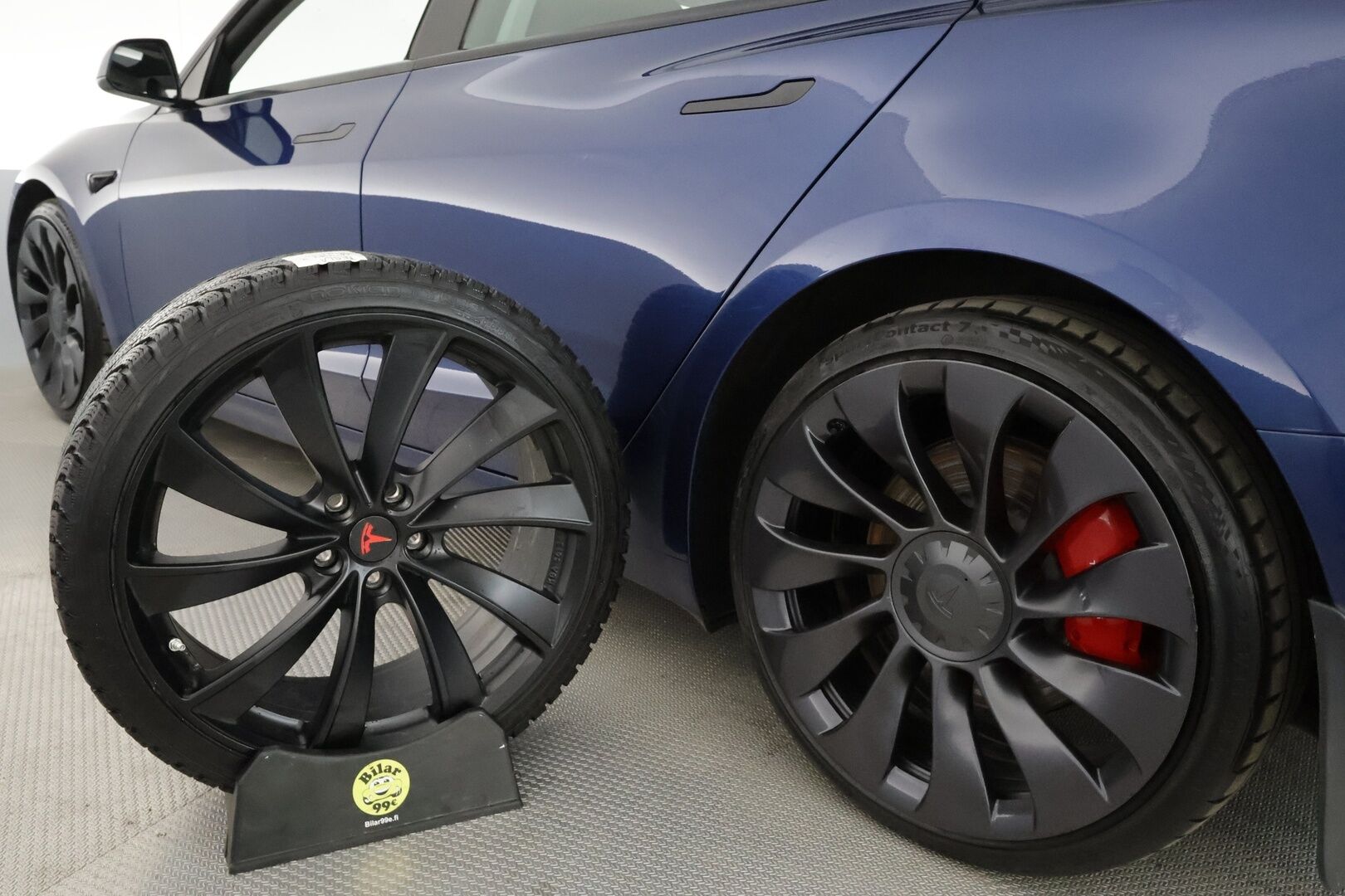 Tesla Model 3 2021 Performance - 3,99 % KORKOTARJOUS TÄHÄN AUTOON - 31.5. ASTI! - Matrix LED / Peruutuskamera / Nahkasisusta / Premium Audio / 2x Renkaat aluvantein!