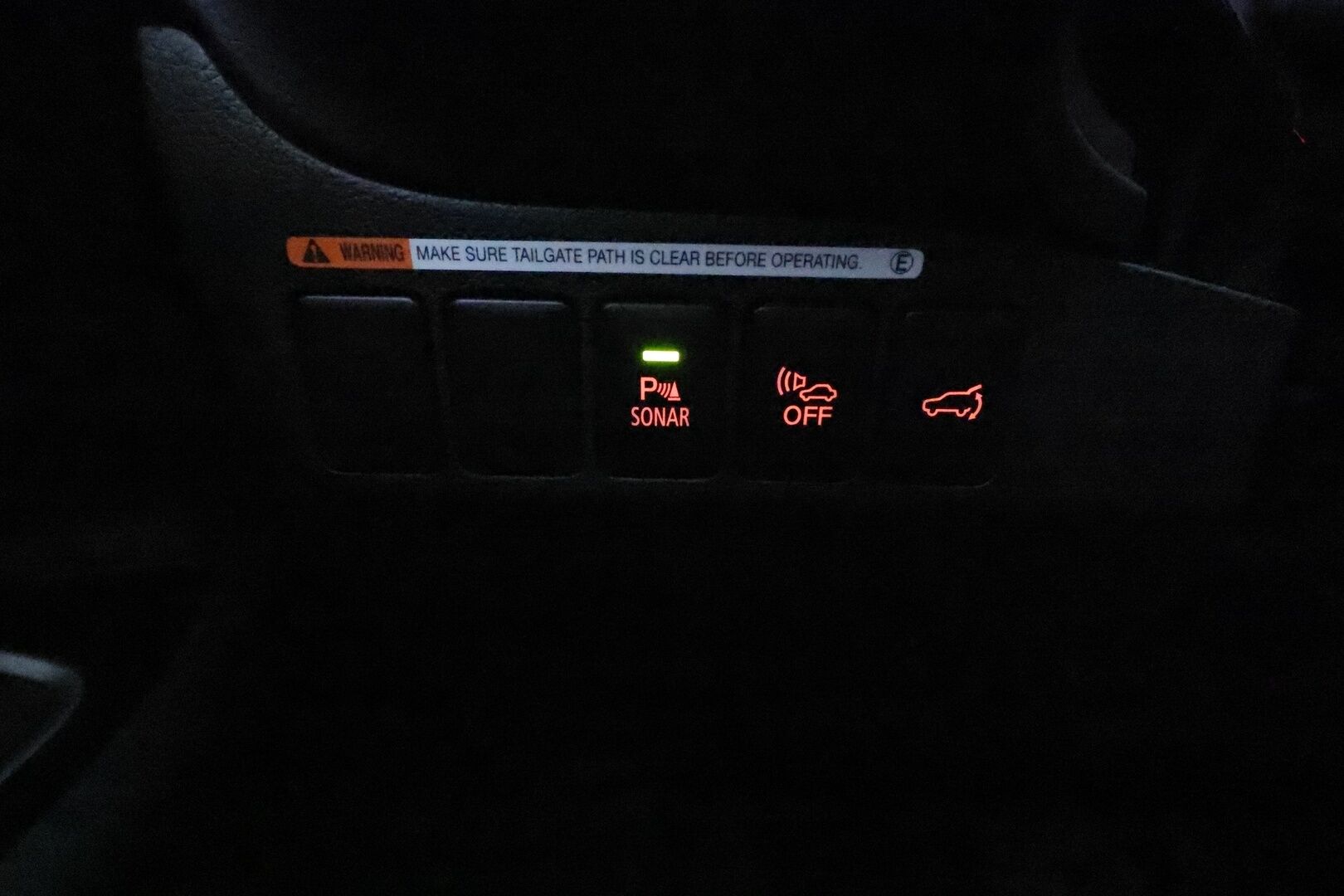 Mitsubishi Outlander PHEV 2019 Instyle 4WD 5P **Vakkari / P.kamera / Timanttinahat / Sähköpenkki / Koukku / LED** - irroitettava koukku / 2x renkaat aluvantein