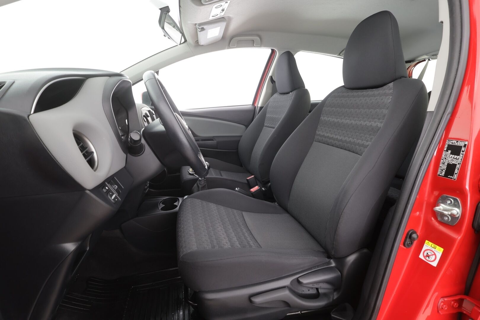 Toyota Yaris 2016 1,33 Dual VVT-i Active 5ov - | Lohko&Sisätilanlämmitin | P.Kamera | Bluetooth | Facelift | Kahdet renkaat | 