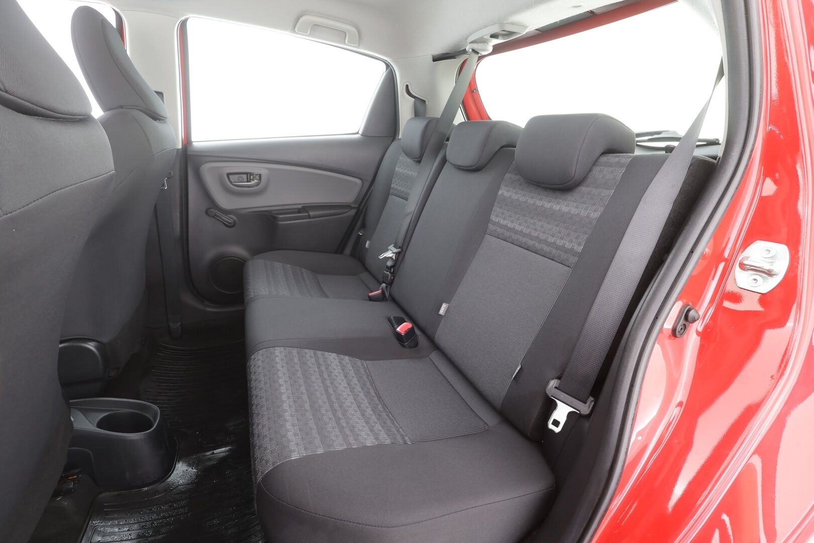 Toyota Yaris 2016 1,33 Dual VVT-i Active 5ov - | Lohko&Sisätilanlämmitin | P.Kamera | Bluetooth | Facelift | Kahdet renkaat | 