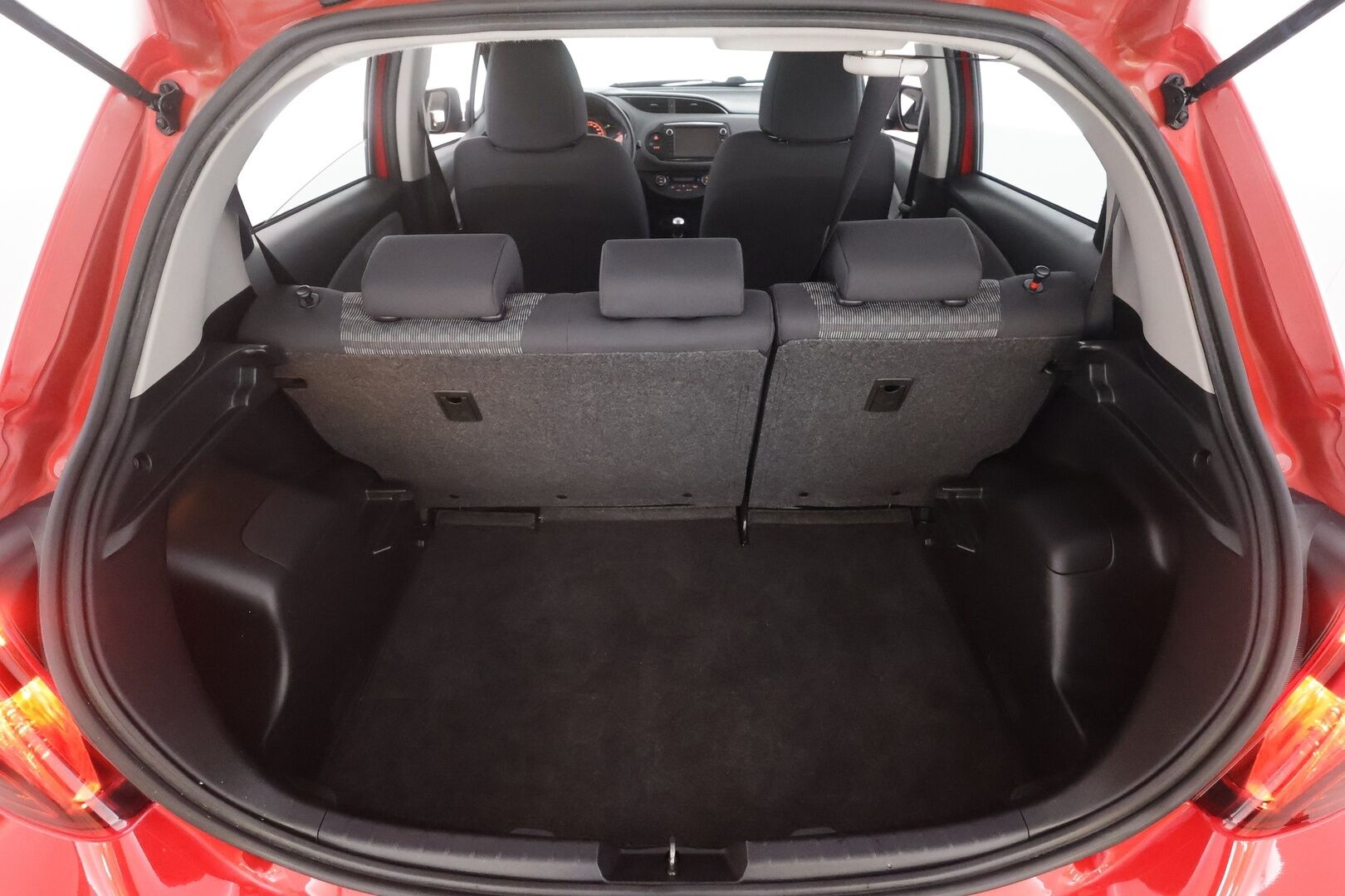 Toyota Yaris 2016 1,33 Dual VVT-i Active 5ov - | Lohko&Sisätilanlämmitin | P.Kamera | Bluetooth | Facelift | Kahdet renkaat | 
