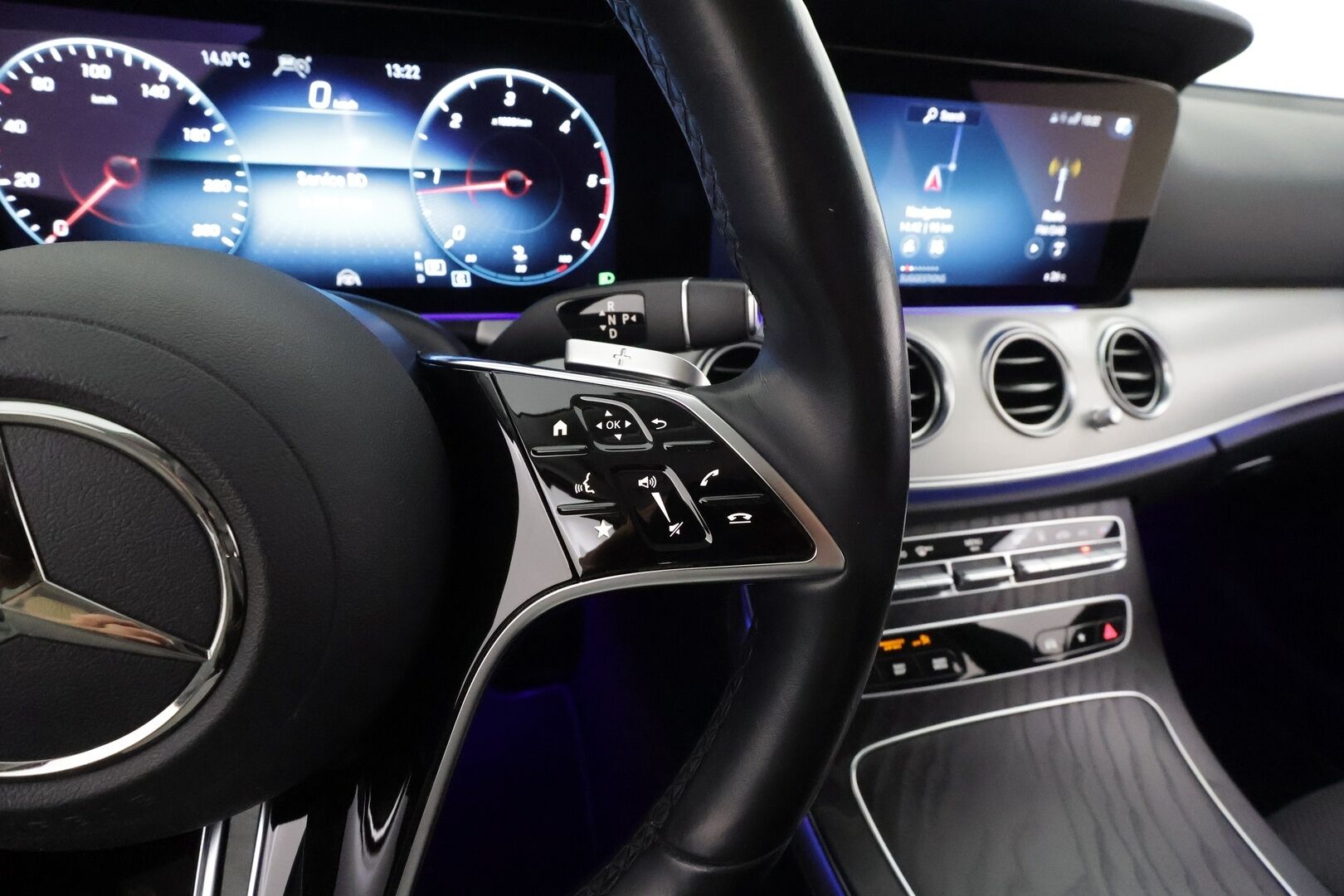 Mercedes-Benz E 2022 220 d 4MATIC A Business Avantgarde * Distronic+ / 360° / Multibeam / Webasto / Koukku / Widescreen / KeylessGo / Navi * - Suomi-auto / Kahdet renkaat aluvanteilla / Merkkihuollettu 