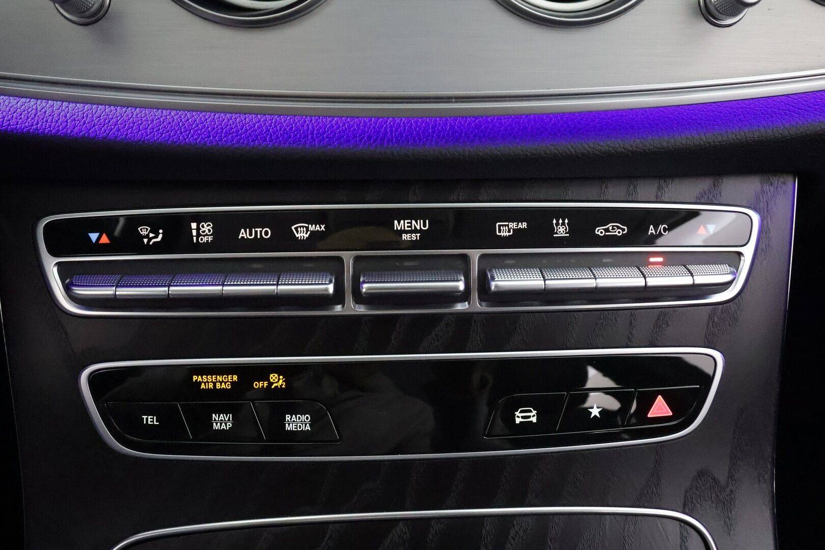 Mercedes-Benz E 2022 220 d 4MATIC A Business Avantgarde * Distronic+ / 360° / Multibeam / Webasto / Koukku / Widescreen / KeylessGo / Navi * - Suomi-auto / Kahdet renkaat aluvanteilla / Merkkihuollettu 