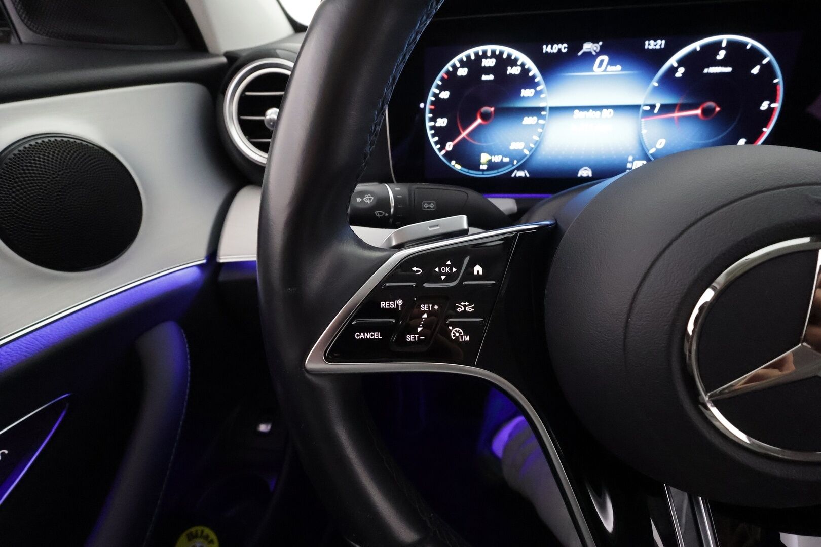 Mercedes-Benz E 2022 220 d 4MATIC A Business Avantgarde * Distronic+ / 360° / Multibeam / Webasto / Koukku / Widescreen / KeylessGo / Navi * - Suomi-auto / Kahdet renkaat aluvanteilla / Merkkihuollettu 