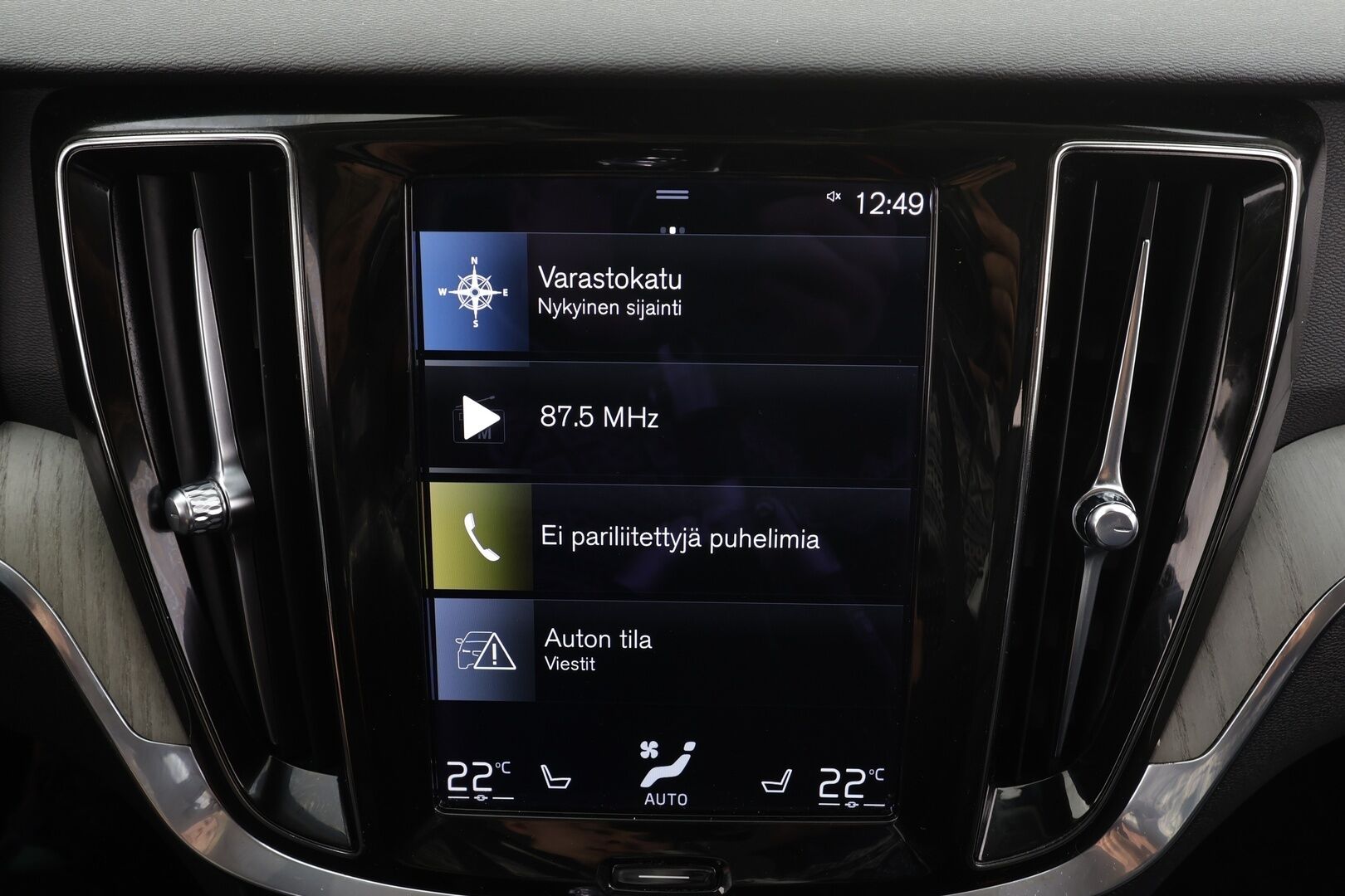 Volvo V60 2022 B3 MHEV Business Inscription Edition DCT aut * ACC / P.Kamera / Full LED / Navi / Webasto / Muistipenkki / Nahat * - 1.Om Suomi-auto / Kahdet renkaat aluvanteilla / Merkkihuollettu - HULLUT AVAJAISHULINAT KORKOTARJOUS 3,29 %