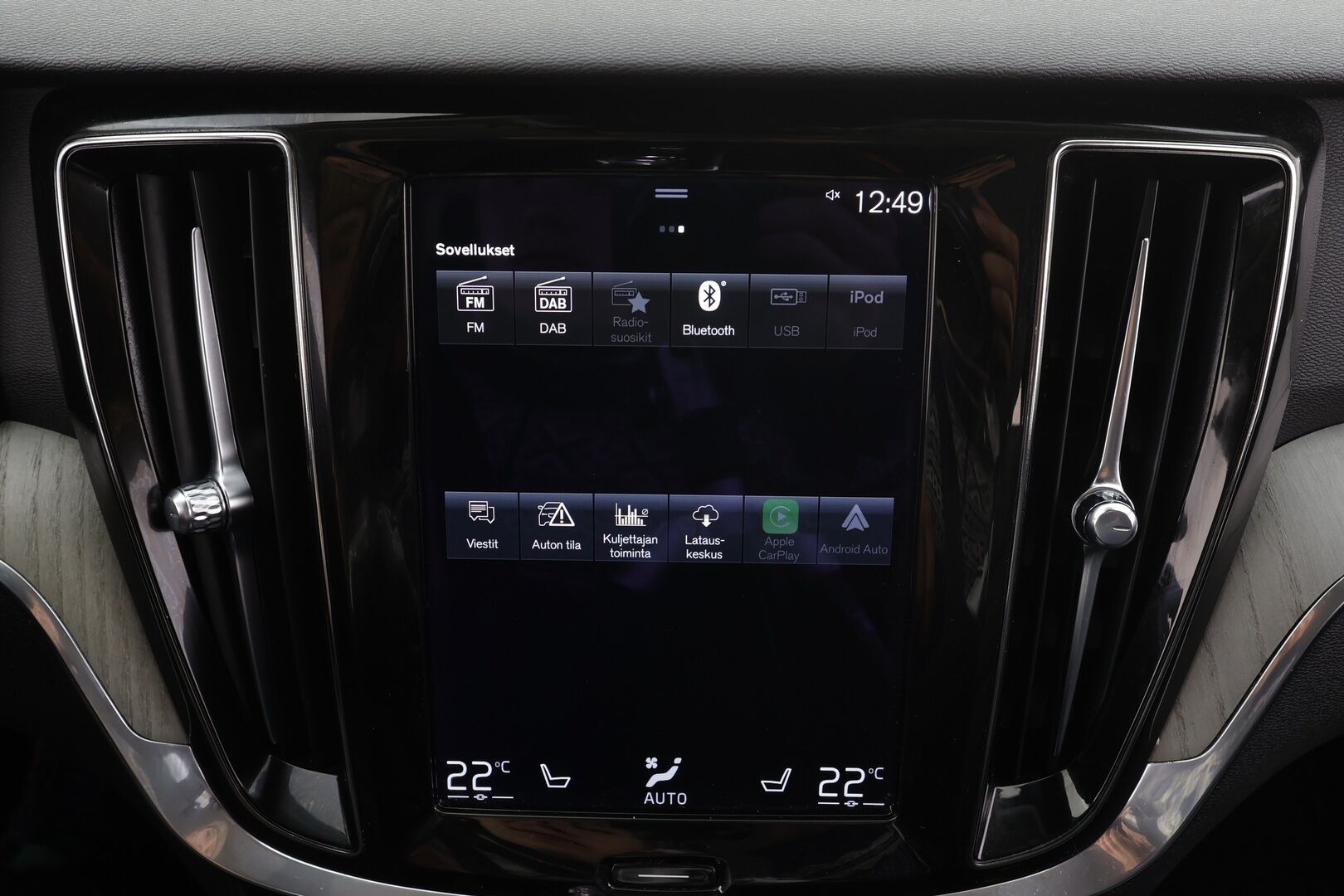 Volvo V60 2022 B3 MHEV Business Inscription Edition DCT aut * ACC / P.Kamera / Full LED / Navi / Webasto / Muistipenkki / Nahat * - 1.Om Suomi-auto / Kahdet renkaat aluvanteilla / Merkkihuollettu