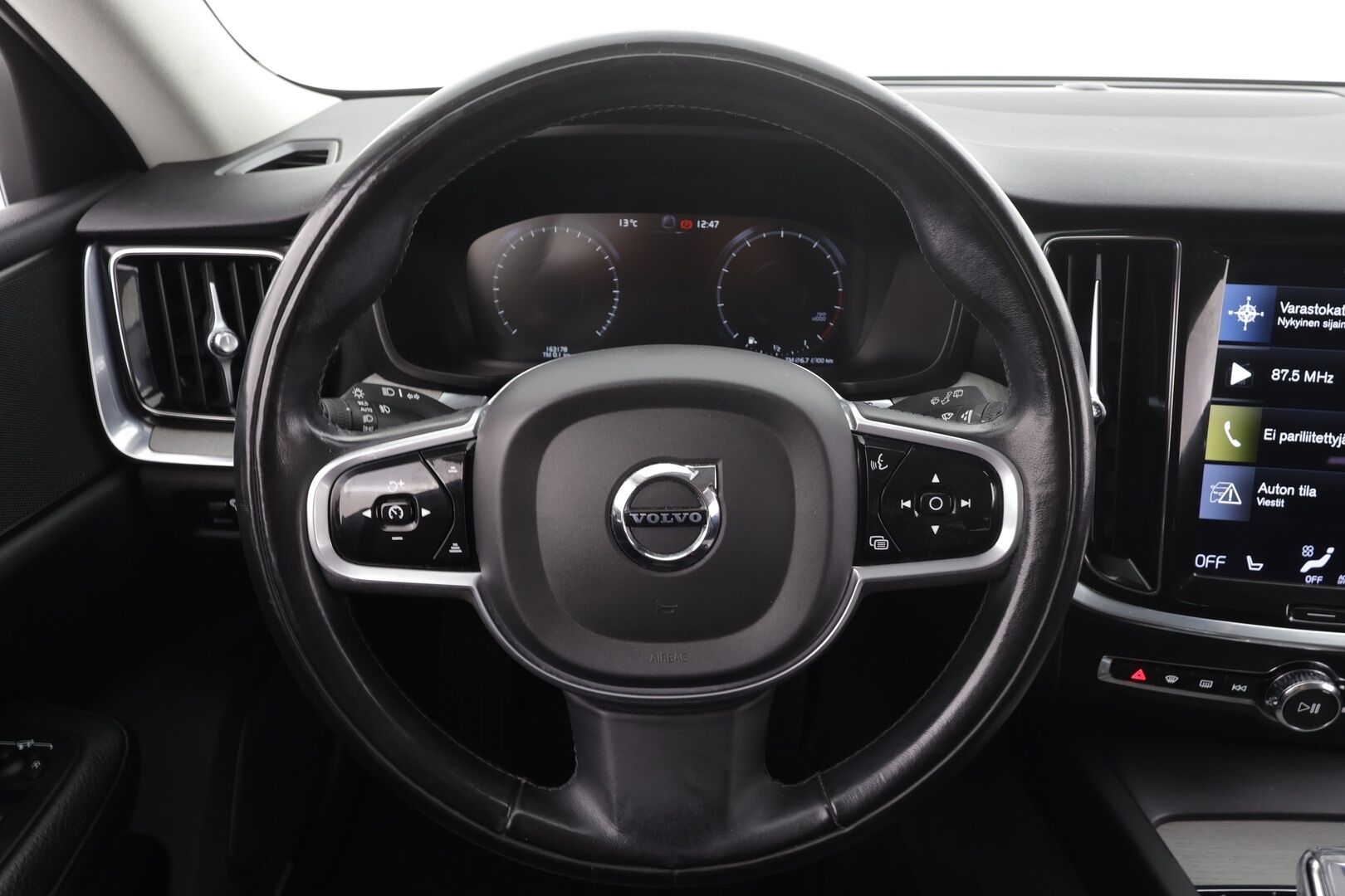 Volvo V60 2022 B3 MHEV Business Inscription Edition DCT aut * ACC / P.Kamera / Full LED / Navi / Webasto / Muistipenkki / Nahat * - 1.Om Suomi-auto / Kahdet renkaat aluvanteilla / Merkkihuollettu