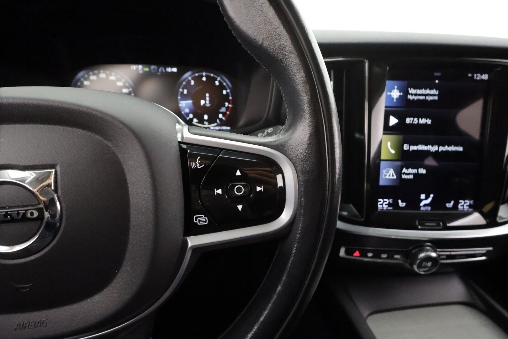 Volvo V60 2022 B3 MHEV Business Inscription Edition DCT aut * ACC / P.Kamera / Full LED / Navi / Webasto / Muistipenkki / Nahat * - 1.Om Suomi-auto / Kahdet renkaat aluvanteilla / Merkkihuollettu