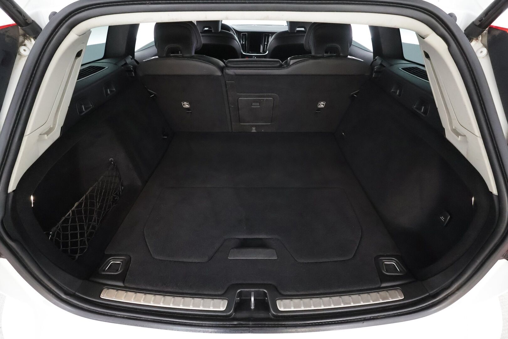 Volvo V60 2022 B3 MHEV Business Inscription Edition DCT aut * ACC / P.Kamera / Full LED / Navi / Webasto / Muistipenkki / Nahat * - 1.Om Suomi-auto / Kahdet renkaat aluvanteilla / Merkkihuollettu