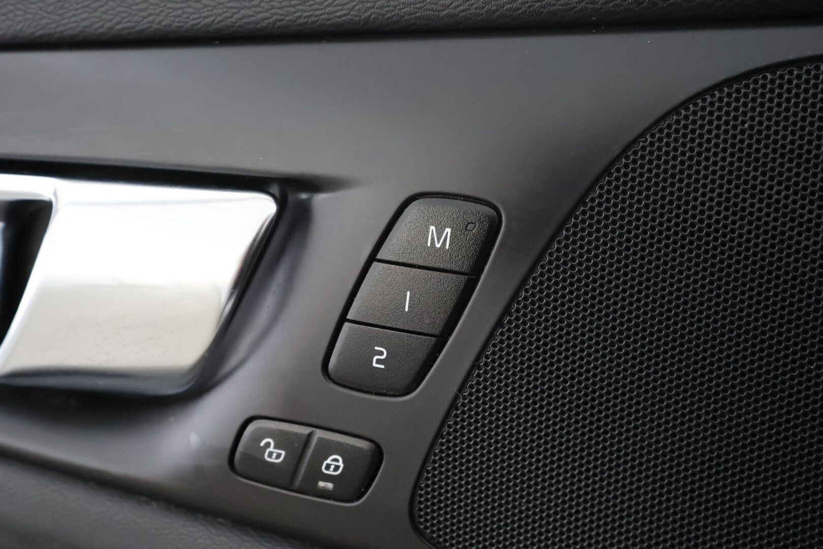 Volvo V60 2022 B3 MHEV Business Inscription Edition DCT aut * ACC / P.Kamera / Full LED / Navi / Webasto / Muistipenkki / Nahat * - 1.Om Suomi-auto / Kahdet renkaat aluvanteilla / Merkkihuollettu