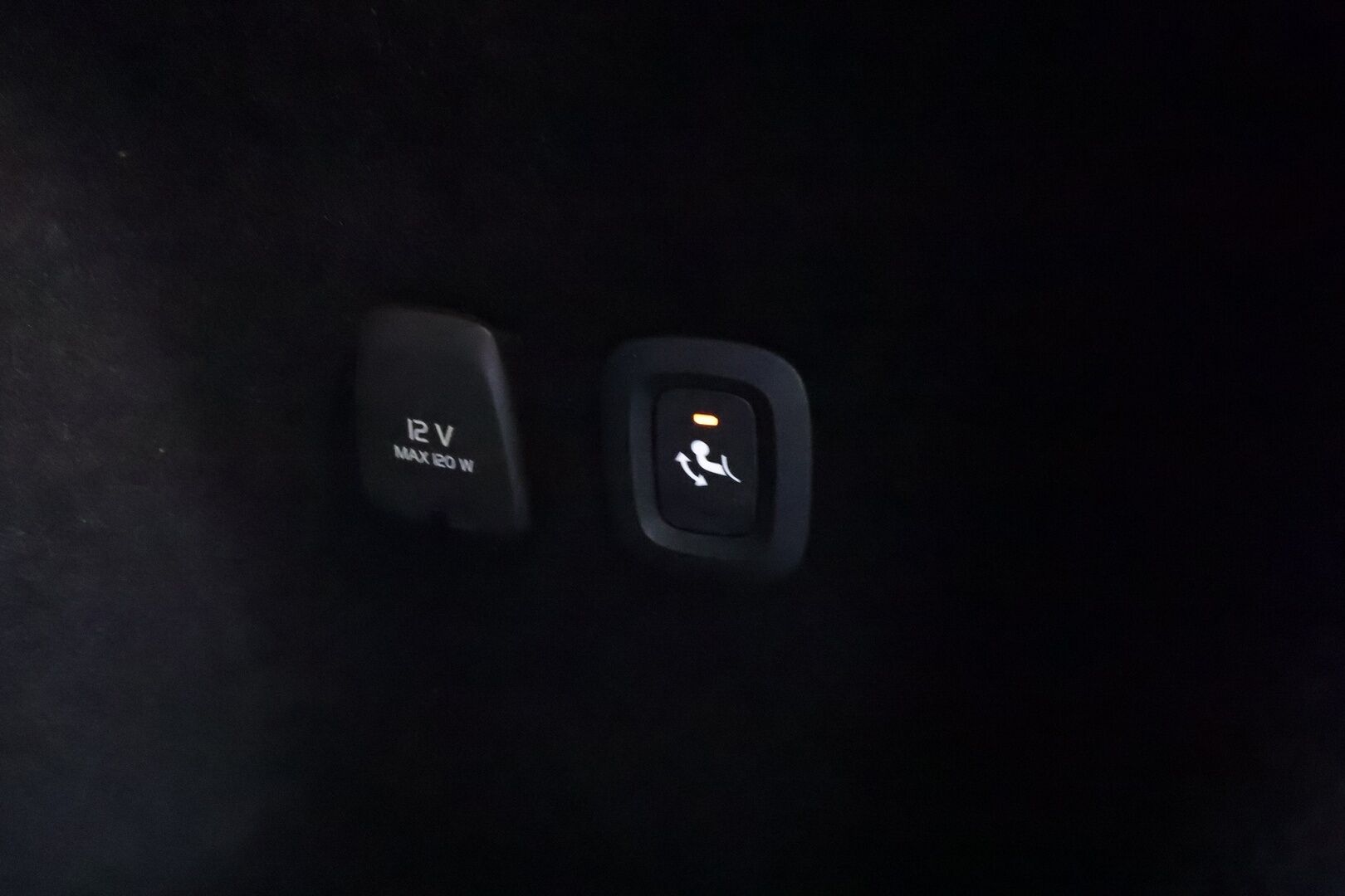 Volvo V60 2022 T6 TwE AWD Business R-Design aut - Webasto / Adapt.Vakkari / Harman&Kardon / Peruutuskamera / Vetokoukku / Navi / Nahkasisusta / Merkkihuollot / Supervarusteltu!