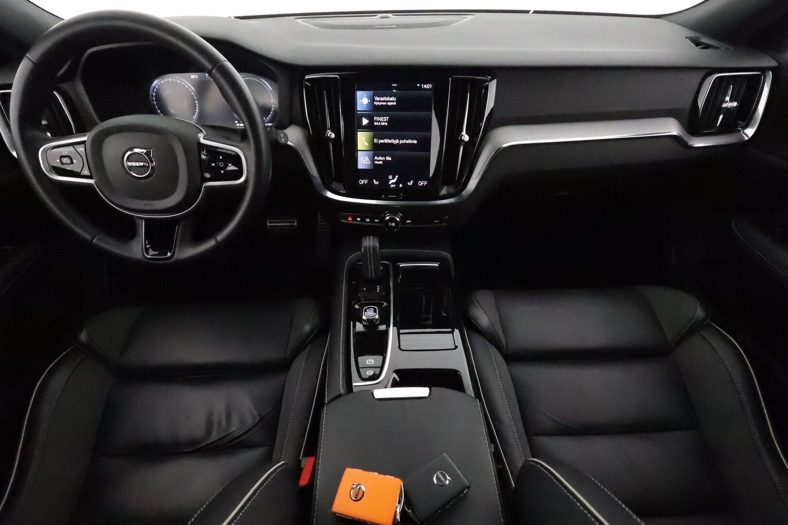 Volvo V60 2022 T6 TwE AWD Business R-Design aut - Webasto / Adapt.Vakkari / Harman&Kardon / Peruutuskamera / Vetokoukku / Navi / Nahkasisusta / Merkkihuollot / Supervarusteltu! - Osta nyt, maksa vasta ensi vuonna