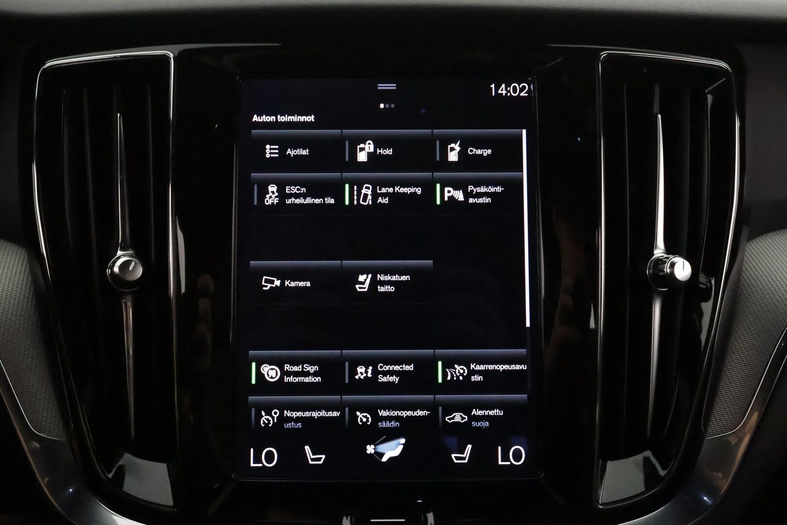 Volvo V60 2022 T6 TwE AWD Business R-Design aut - Webasto / Adapt.Vakkari / Harman&Kardon / Peruutuskamera / Vetokoukku / Navi / Nahkasisusta / Merkkihuollot / Supervarusteltu!