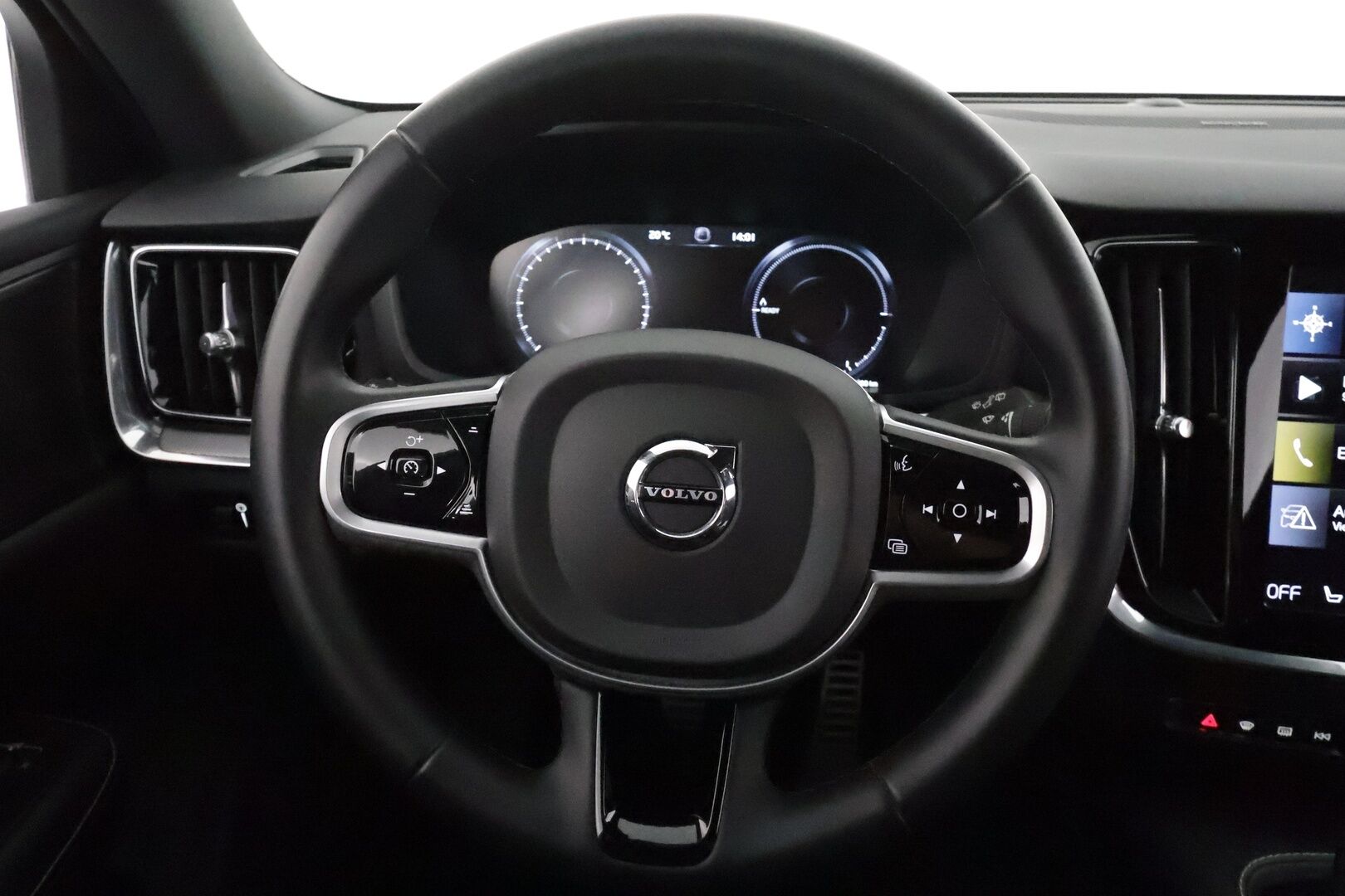 Volvo V60 2022 T6 TwE AWD Business R-Design aut **Webasto / Koukku / H&K / ACC / Full-LED / P.Kamera / Sporttipenkki Muistilla** - 3,99 % KORKOTARJOUS TÄHÄN AUTOON - 2x Latauskaapelit / Kahdet Renkaat / Merkkihuollettu!