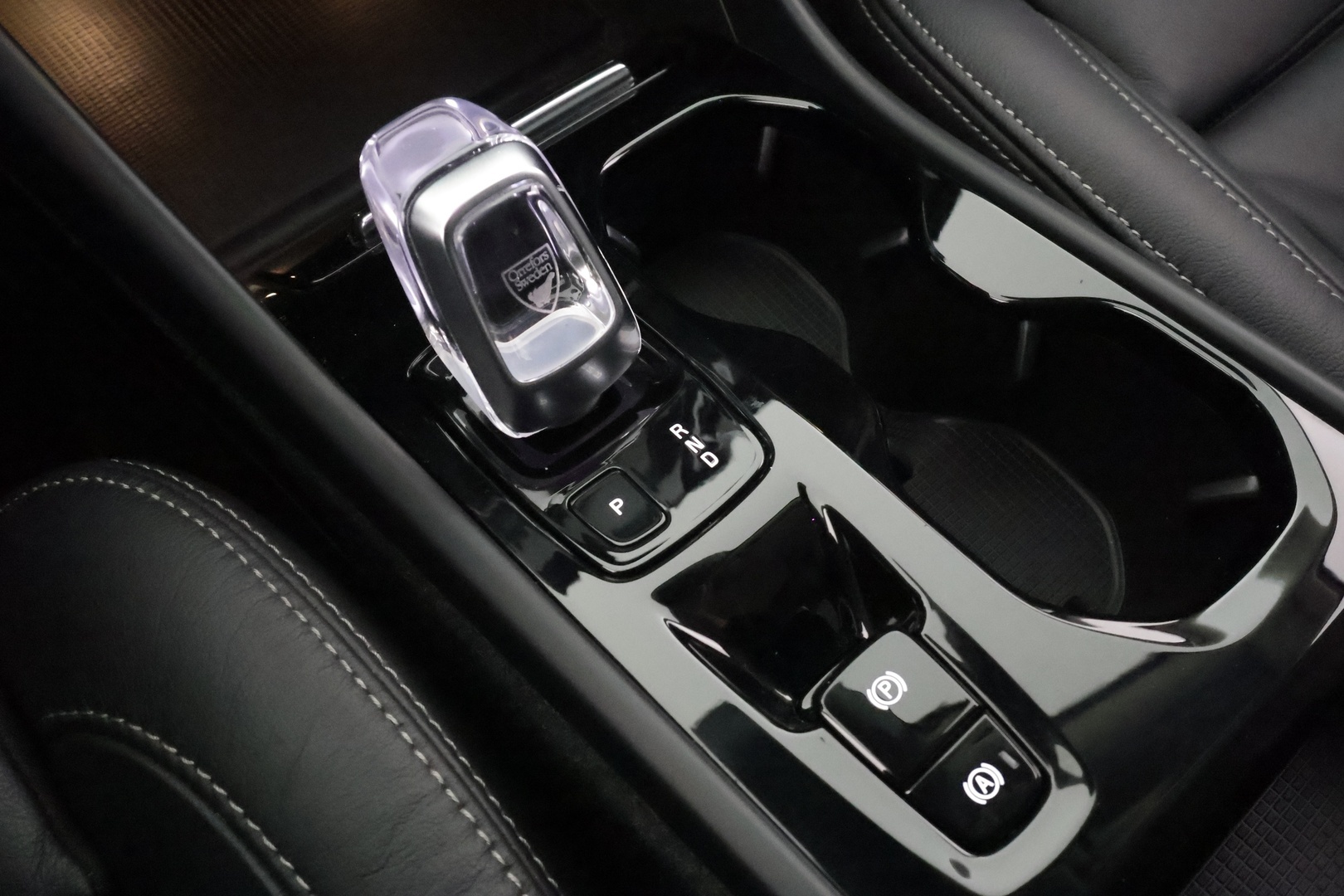 Volvo XC40 2022 T5 TwE Business Inscription Edition aut - | Webasto | Koukku | ACC | LED | P.Kamera | Sporttinahat | Kaistavahti | Keyless | Suomi-auto | Kahdet renkaat | Merkkihuollot | 2x Latauskaapelit |
