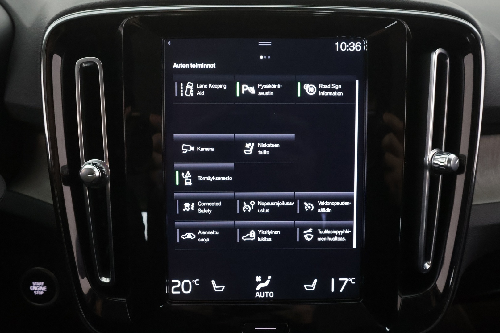 Volvo XC40 2022 T5 TwE Business Inscription Edition aut - | Webasto | Koukku | ACC | LED | P.Kamera | Sporttinahat | Kaistavahti | Keyless | Suomi-auto | Kahdet renkaat | Merkkihuollot | 2x Latauskaapelit |
