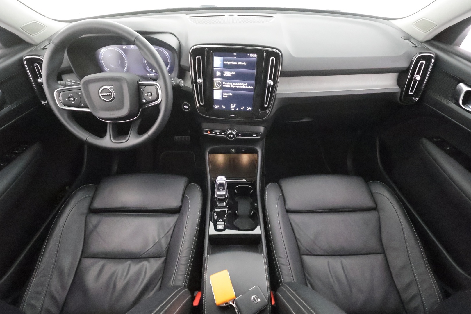 Volvo XC40 2022 T5 TwE Business Inscription Edition aut - | Webasto | Koukku | ACC | LED | P.Kamera | Sporttinahat | Kaistavahti | Keyless | Suomi-auto | Kahdet renkaat | Merkkihuollot | 2x Latauskaapelit |
