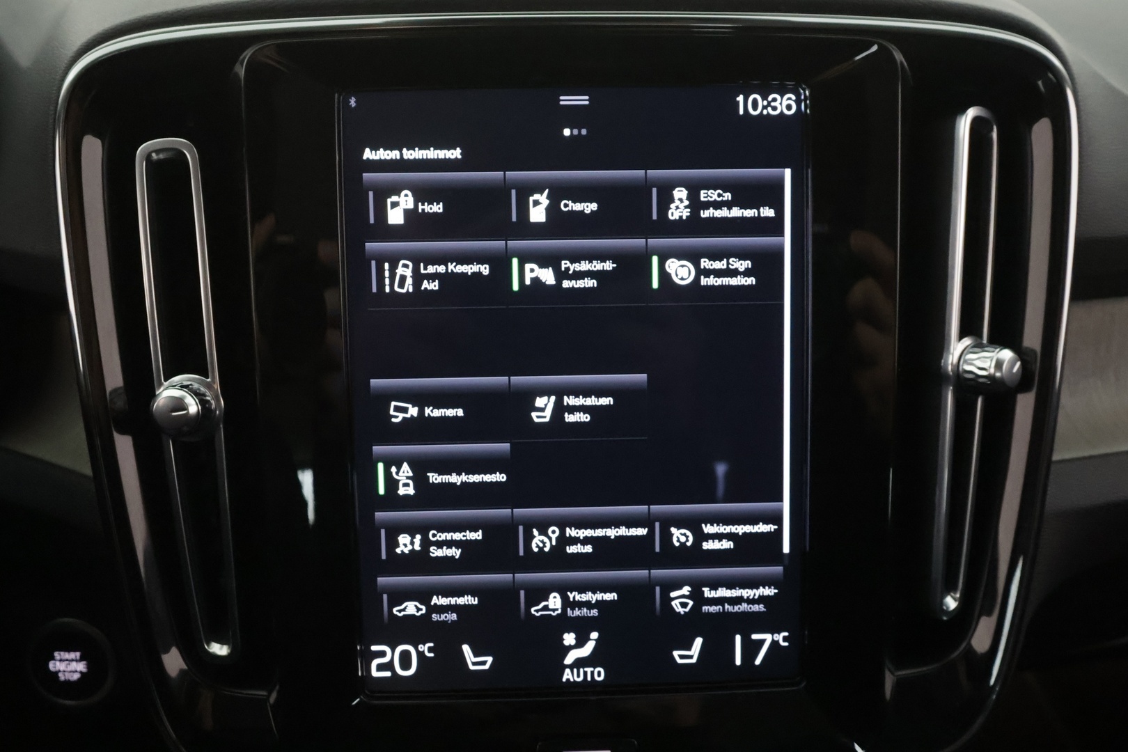 Volvo XC40 2022 T5 TwE Business Inscription Edition aut - | Webasto | Koukku | ACC | LED | P.Kamera | Sporttinahat | Kaistavahti | Keyless | Suomi-auto | Kahdet renkaat | Merkkihuollot | 2x Latauskaapelit |