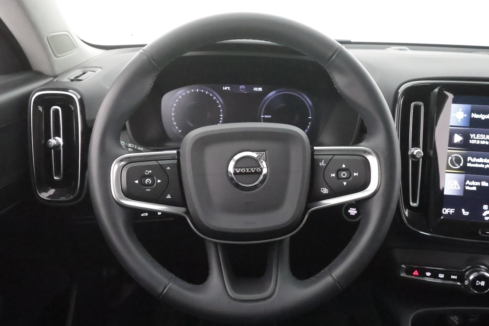 Volvo XC40 2022 T5 TwE Business Inscription Edition aut - | Webasto | Koukku | ACC | LED | P.Kamera | Sporttinahat | Kaistavahti | Keyless | Suomi-auto | Kahdet renkaat | Merkkihuollot | 2x Latauskaapelit |