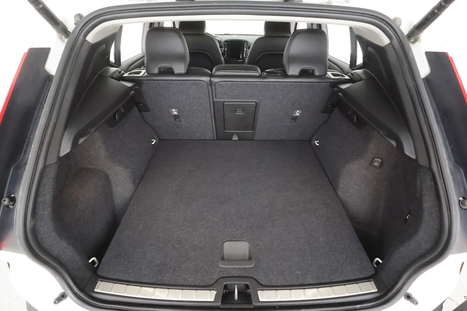 Volvo XC40 2022 T5 TwE Business Inscription Edition aut - | Webasto | Koukku | ACC | LED | P.Kamera | Sporttinahat | Kaistavahti | Keyless | Suomi-auto | Kahdet renkaat | Merkkihuollot | 2x Latauskaapelit |