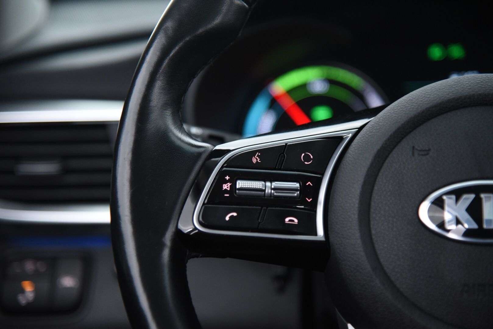 Kia Optima 2020 2,0 GDI PHEV Business Luxury SW A/T / Adapt. vak. / BLIS / Panorama / Muistipenkki / Keyless / Muistipenkki - Merkkihuollettu! / 360° / Harman/Kardon / Ilmastoidut nahkapenkit