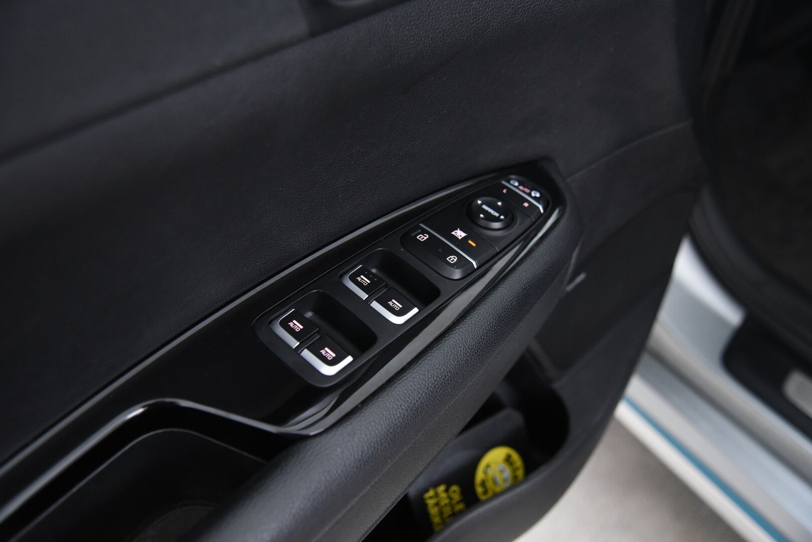Kia Optima 2020 2,0 GDI PHEV Business Luxury SW A/T / Adapt. vak. / BLIS / Panorama / Muistipenkki / Keyless / Muistipenkki - Merkkihuollettu! / 360° / Harman/Kardon / Ilmastoidut nahkapenkit