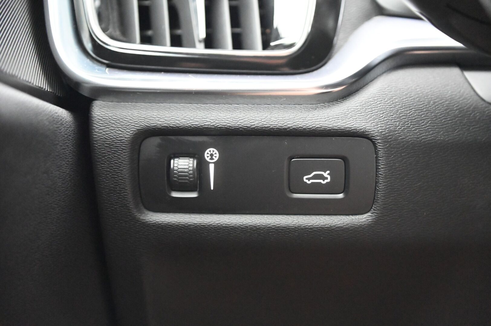 Volvo V60 2022 B3 MHEV Business Edition aut *Webasto / Acc&Pilot Assist / Full-Led / P.Kamera / Keyless / Navi* - *Merkkihuollettu 1-Omisteinen Suomi-auto!/ 2xrenkaat aluvanteilla*