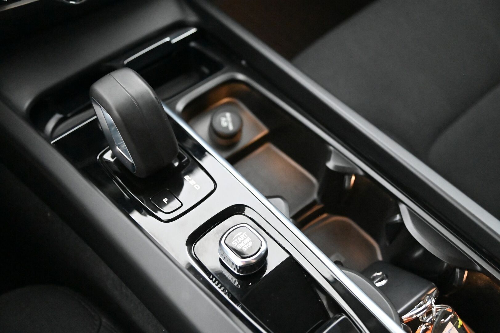 Volvo V60 2022 B3 MHEV Business Edition aut *Webasto / Acc&Pilot Assist / Full-Led / P.Kamera / Keyless / Navi* - *Merkkihuollettu 1-Omisteinen Suomi-auto!/ 2xrenkaat aluvanteilla*