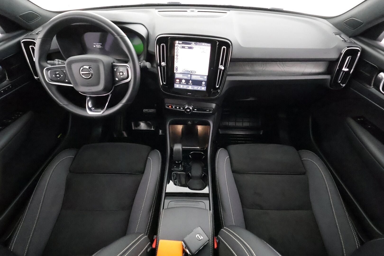 Volvo C40 2022 Recharge Twin Business Launch Edition aut - | ACC | ILP | Koukku | Lasikatto | Pixel-LED | H/K | Muistipenkki | 360-Kamera | Ratinlämmitys | Suomi-auto | Kahdet Renkaat |