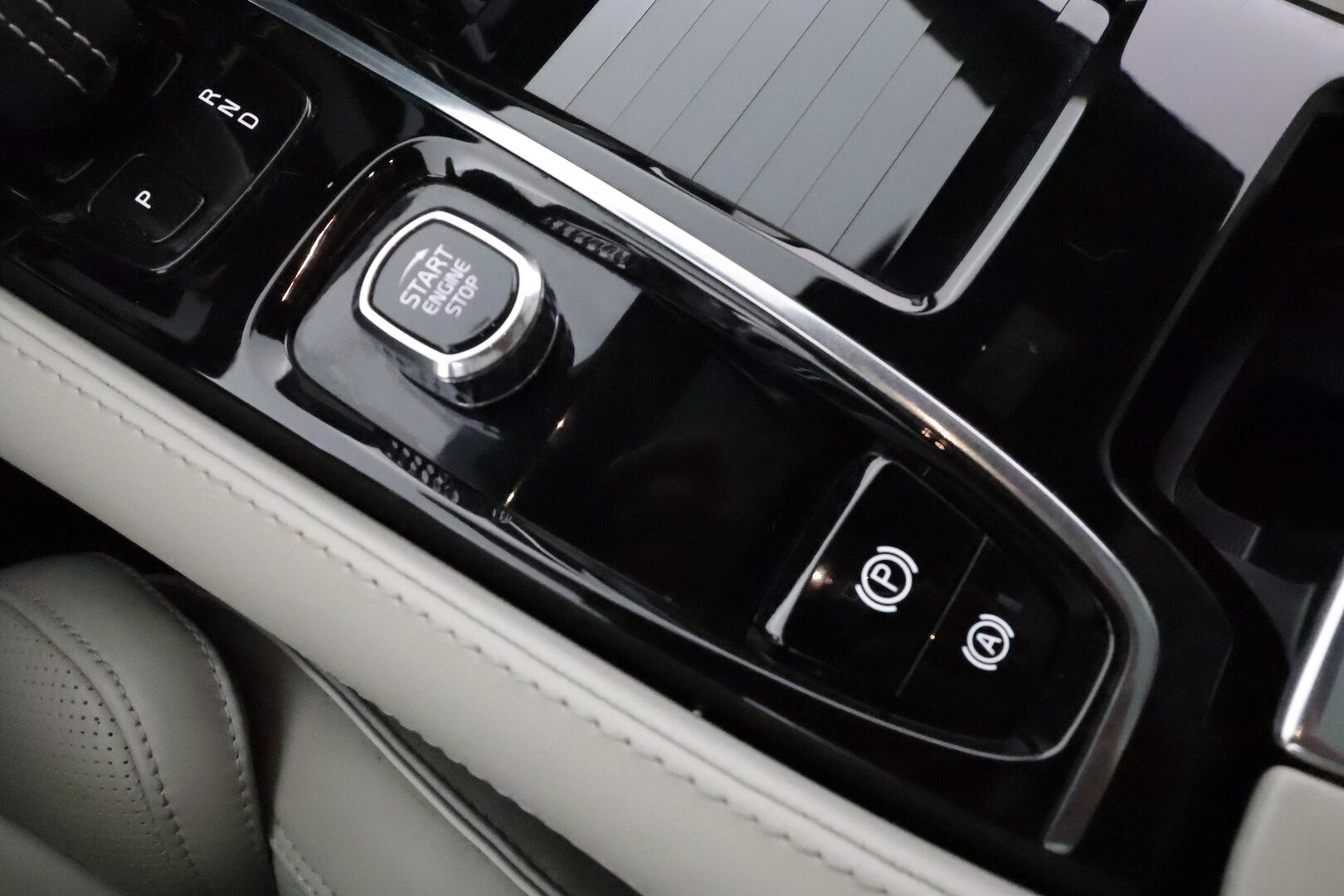Volvo V90 2022 T8 AWD Long Range High Performance R-Design aut **Panorama / 360° / HUD / Adapt.Vakkari / Sporttinahat Muistilla / - 3,99 % KORKOTARJOUS TÄHÄN AUTOON - Suomi-auto / Kahdet Renkaat / Huippu Varusteet!