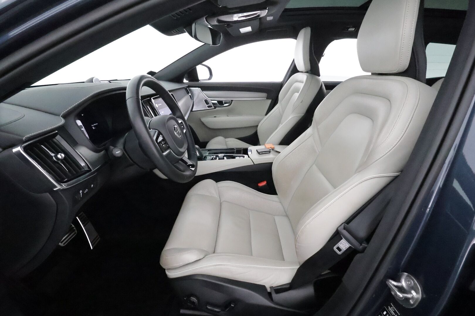 Volvo V90 2022 T8 AWD Long Range High Performance R-Design aut **Panorama / 360° / HUD / Adapt.Vakkari / Sporttinahat Muistilla / - 3,99 % KORKOTARJOUS TÄHÄN AUTOON - Suomi-auto / Kahdet Renkaat / Huippu Varusteet!