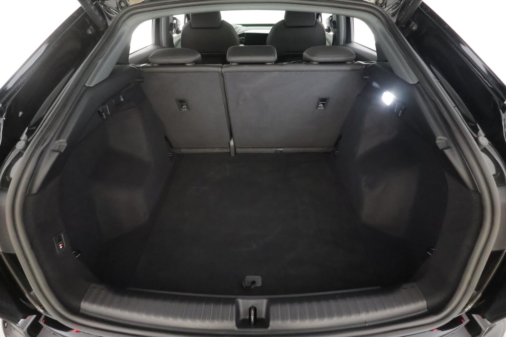 Audi Q4 e-tron 2022 S line 50 e-tron quattro S-Line - | ACC | Koukku | HUD | LED | Sonos | Muistipenkki | P.Kamera | keyless | Urheiluistuimet | Suomi-auto | Kahdet Renkaat |