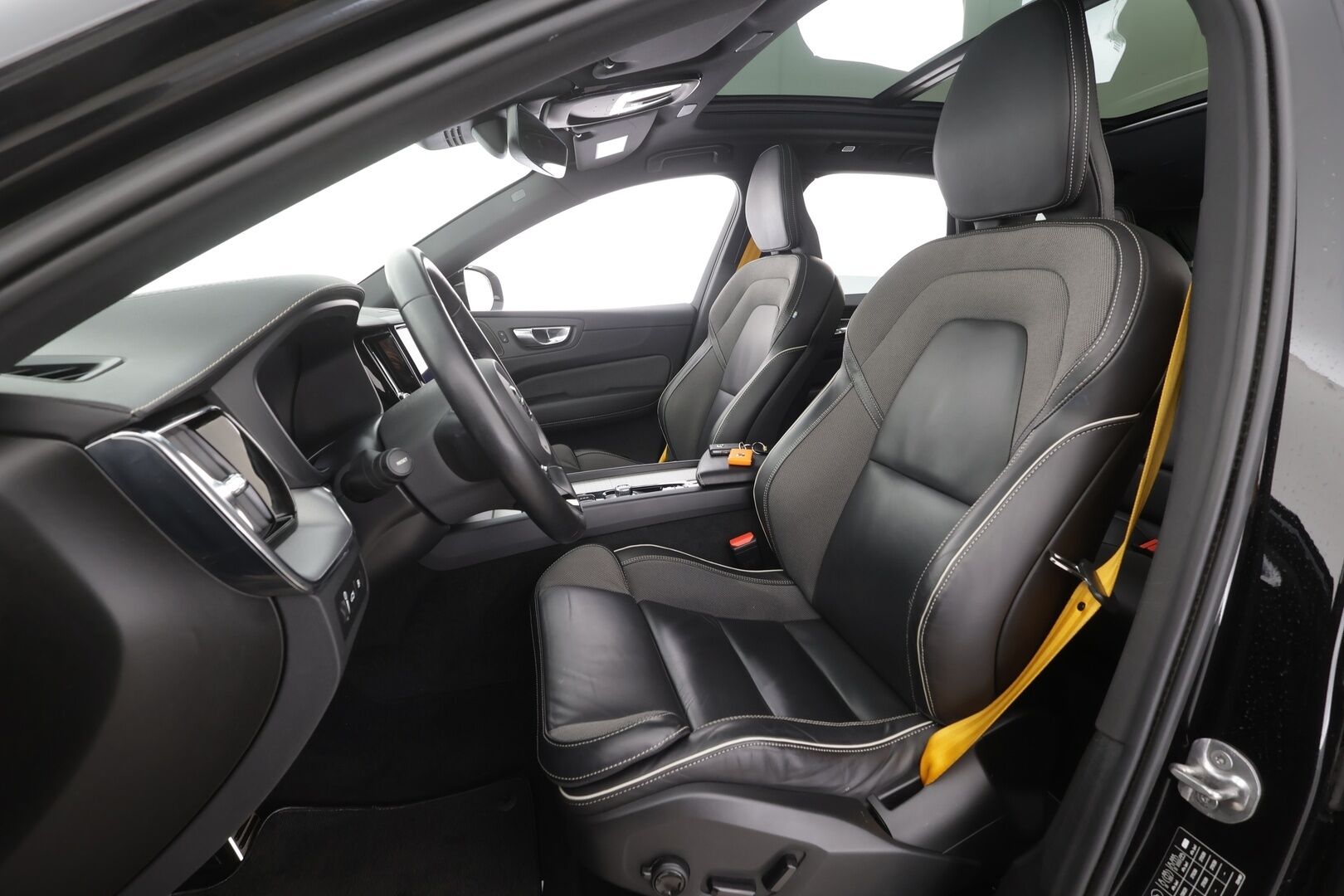 Volvo XC60 2022 T8 AWD Long Range Polestar Engineered Edition aut - | ACC | Webasto | Koukku | HUD | Panorama | H/K | Muistipenkki | Full-LED | Puolinahat | 360-Kamera | Keyless | Sporttipenkit | Apple&Android | 1.Om Suomi-auto | Kahdet Renkaat | Merkkihuollettu|