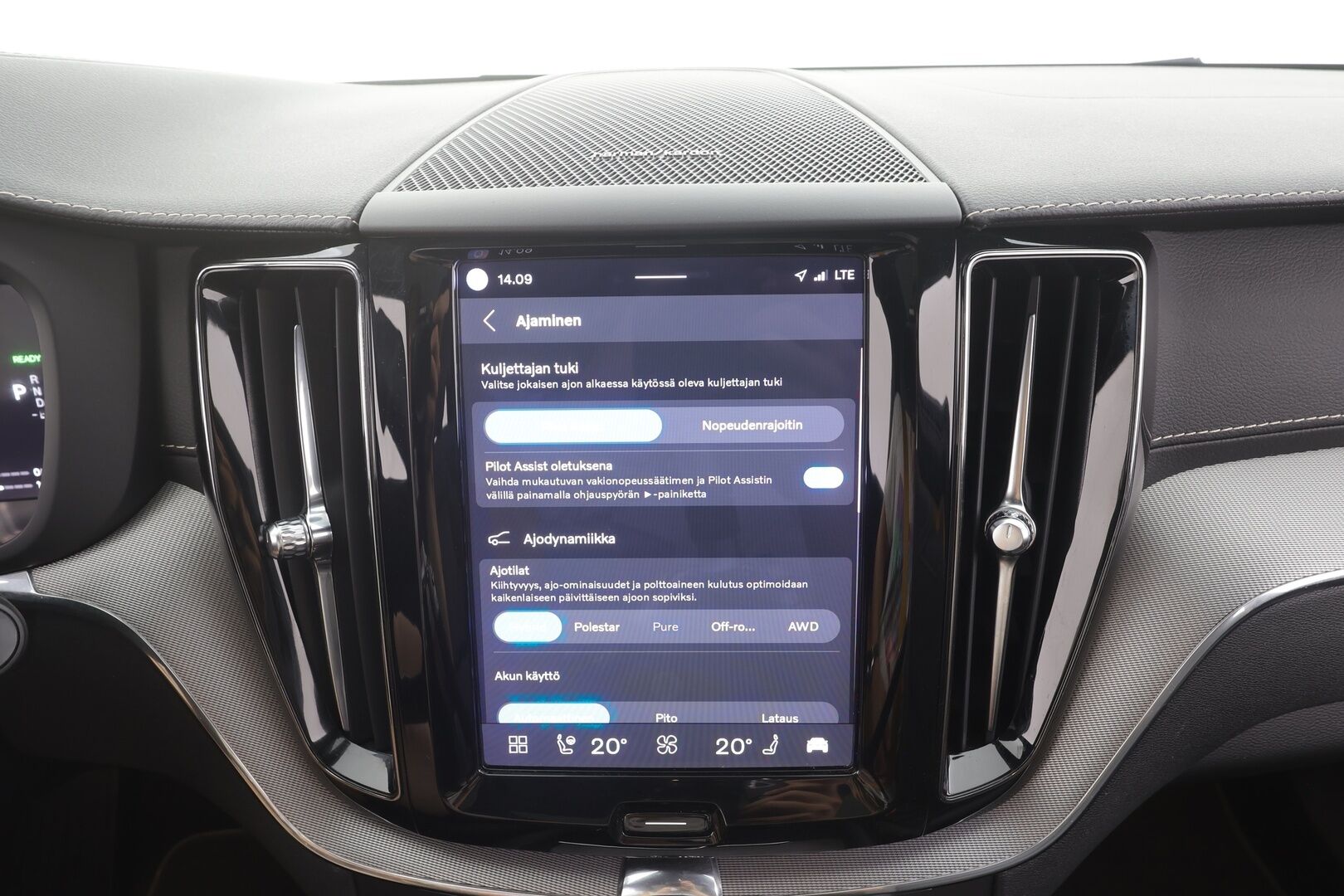 Volvo XC60 2022 T8 AWD Long Range Polestar Engineered Edition aut - | ACC | Webasto | Koukku | HUD | Panorama | H/K | Muistipenkki | Full-LED | Puolinahat | 360-Kamera | Keyless | Sporttipenkit | Apple&Android | 1.Om Suomi-auto | Kahdet Renkaat | Merkkihuollettu|