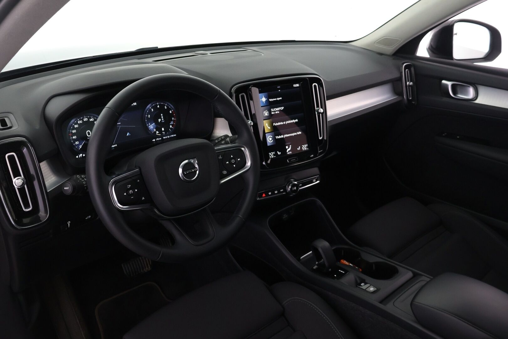 Volvo XC40 2022 B4 MHEV Business Edition DCT aut * Acc / P.ainetoiminen lisälämm. ajastimella /Pilot Assist / Suomiauto / Merkkihuollot - *P-kamera / Tutkat eteen ja taakse / AppleCarPlay, AndroidAuto / Kahdet renkaat aluvanteilla