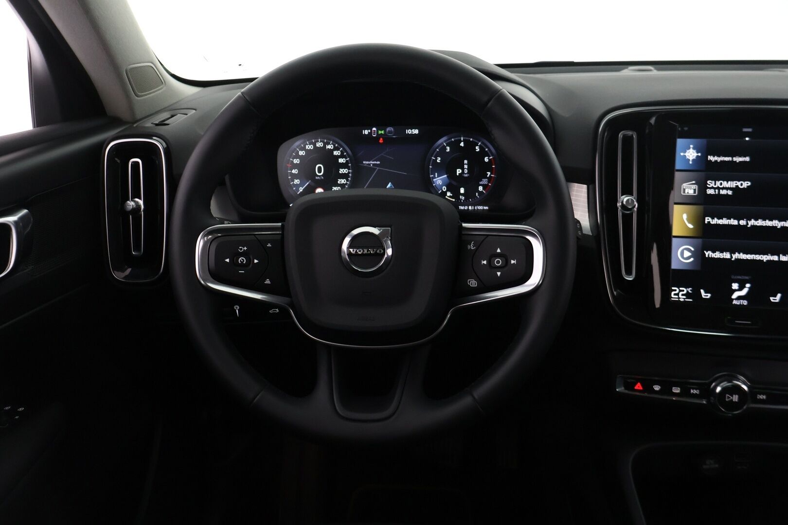 Volvo XC40 2022 B4 MHEV Business Edition DCT aut * Acc / P.ainetoiminen lisälämm. ajastimella /Pilot Assist / Suomiauto / Merkkihuollot - *P-kamera / Tutkat eteen ja taakse / AppleCarPlay, AndroidAuto / Kahdet renkaat aluvanteilla