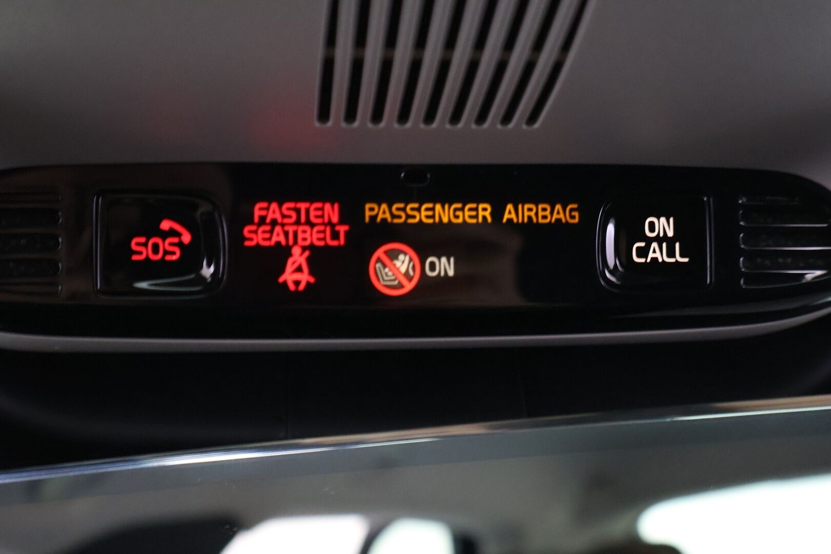 Volvo XC40 2022 B4 MHEV Business Edition DCT aut * Acc / P.ainetoiminen lisälämm. ajastimella /Pilot Assist / Suomiauto / Merkkihuollot - *P-kamera / Tutkat eteen ja taakse / AppleCarPlay, AndroidAuto / Kahdet renkaat aluvanteilla