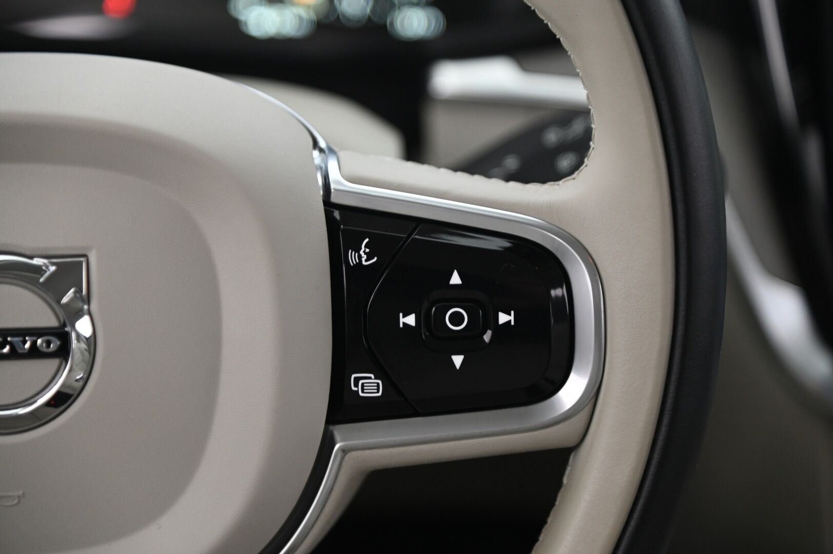 Volvo V60 2022 T6 AWD Long Range Inscription Edition aut *Suomi-Auto / Muistipenkki / VOC / ACC / Koukku / Sporttipenkit / Navi / Full LED High Beam / Digimittaristo* - Juuri saapunut! / Akku kuntotarkastettu / Liikennemerkkien tunnistus / P-Kamera / Tutkat / 2X renkaat / Siisti*