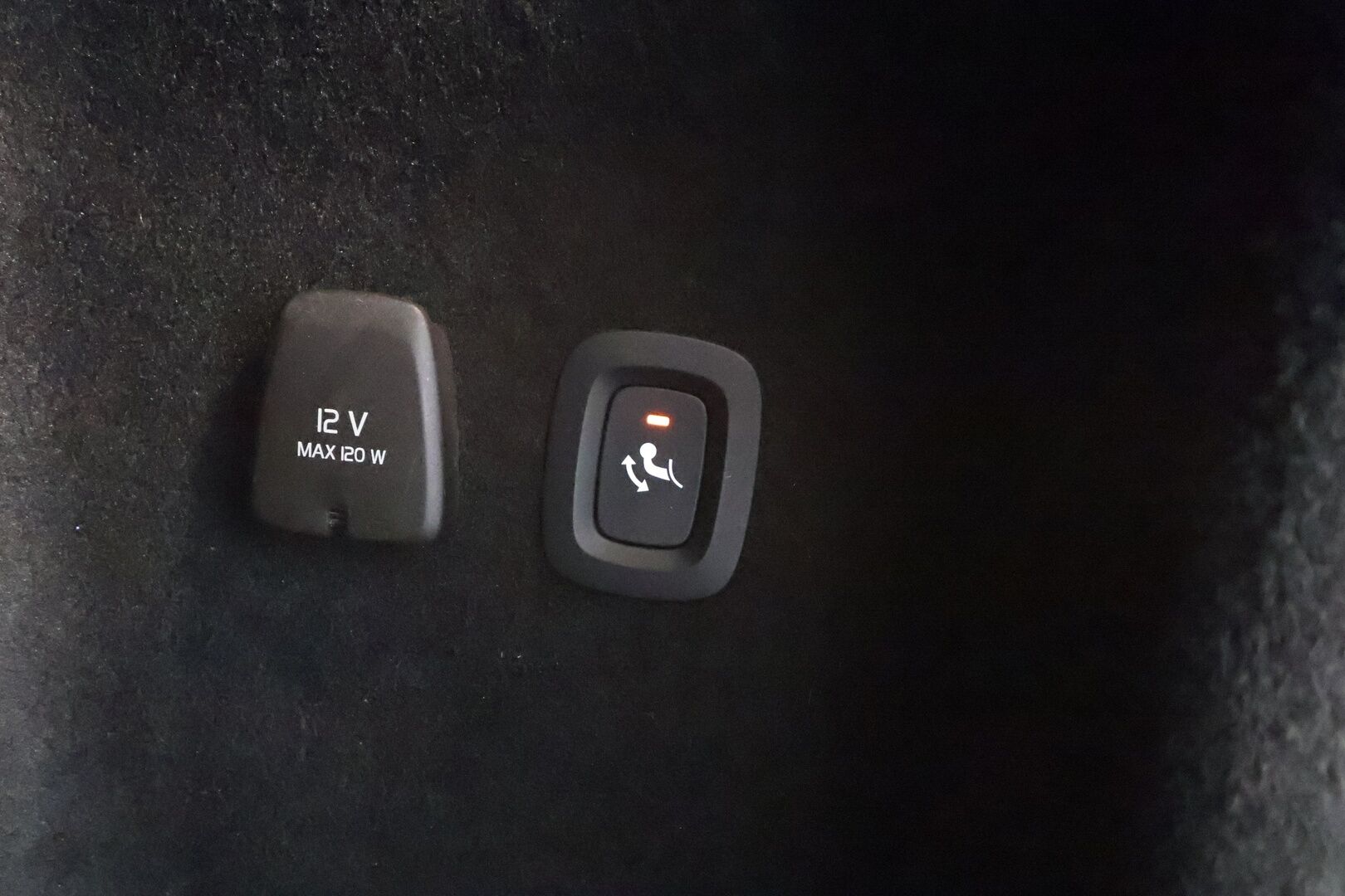 Volvo V60 2022 T6 AWD Long Range R-Design Edition aut * Koukku / ACC / Full-LED / 360 / Sportnahat Muistilla /  Lisälämmitin / Keyless * - 1-om Suomi-auto / 2x Latauskaapelit / Merkkihuollot