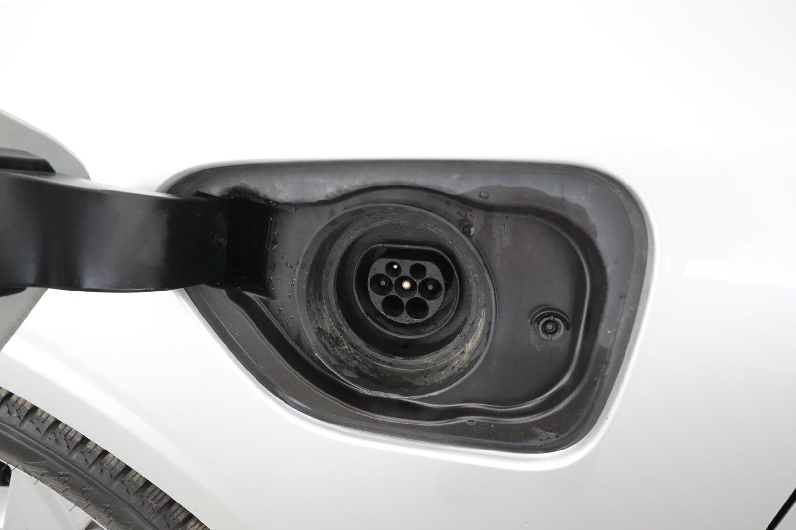 Volvo V60 2022 T6 AWD Long Range R-Design Edition aut * Koukku / ACC / Full-LED / 360 / Sportnahat Muistilla /  Lisälämmitin / Keyless * - 1-om Suomi-auto / 2x Latauskaapelit / Merkkihuollot