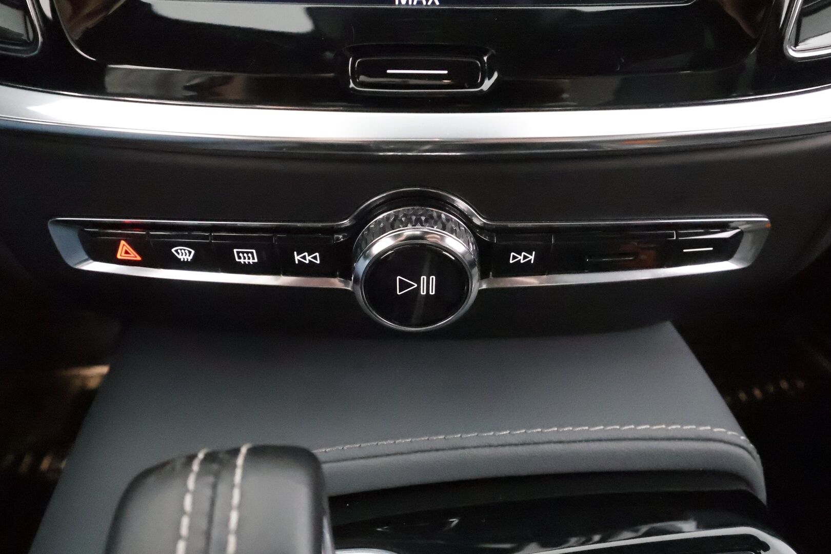 Volvo V60 2022 T6 AWD Long Range R-Design Edition aut * Koukku / ACC / Full-LED / 360 / Sportnahat Muistilla /  Lisälämmitin / Keyless * - 1-om Suomi-auto / 2x Latauskaapelit / Merkkihuollot