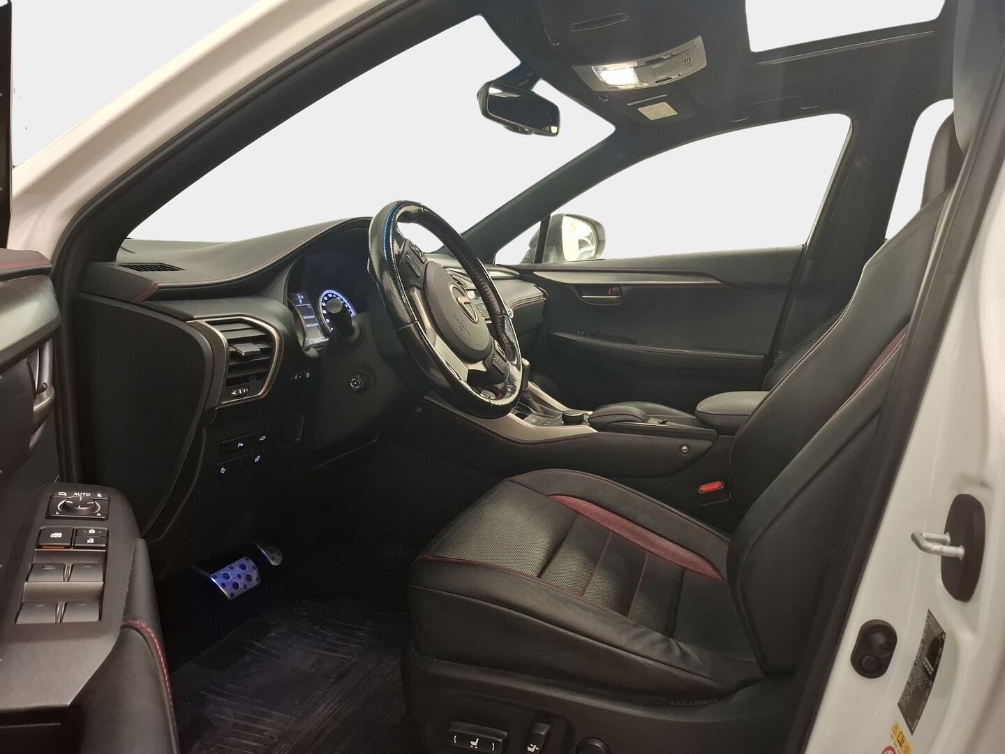 Lexus NX 2017 300h AWD F Sport * Sportti nahat / Adap.vakkari / Kattoluukku / Peruutuskamera / Vetokoukku / Sähköpenkit / Sähköratti * - * Näyttävät F-Sport / Huippuvarusteet / Särmät huollot / Siisti yksilö / 2x renkaat vanteilla * - HULLU BLACKWEEK KORKOTARJOUS 2,49%