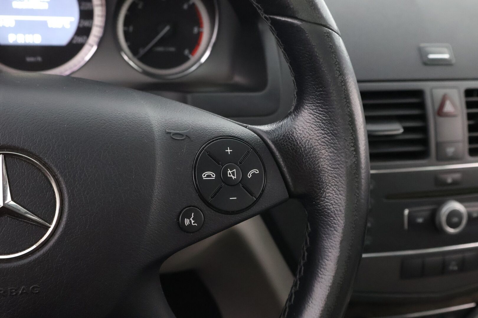Mercedes-Benz C 2009 350 CDI 4Matic Sedan aut - Nahkasisusta / Sähköpenkit / Xenon / Vakkari / 2x Renkaat aluvantein / Juuri tullut Tampereelle!